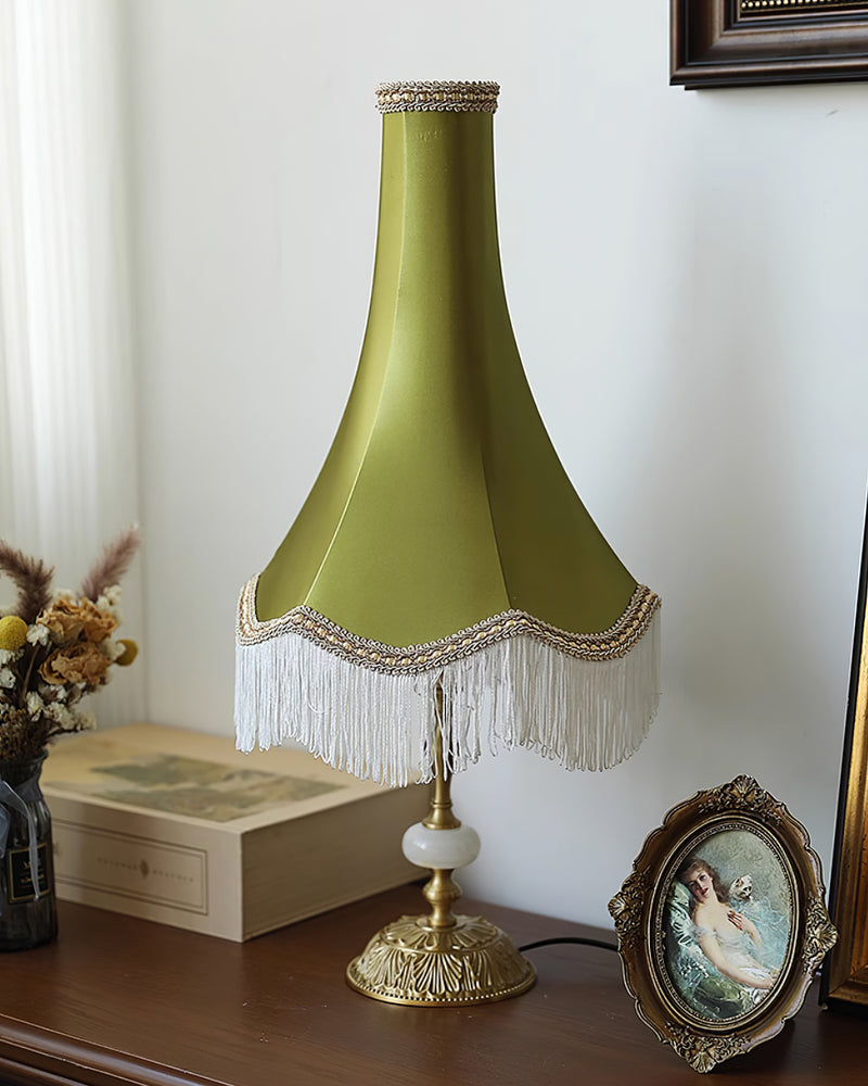 ElegantGlow – Bordlampe med marmorfod og kvastdetalje