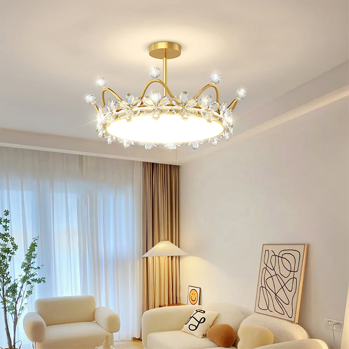 CrownLuxe - Ceiling Light with Crown Shape and Intimate Lighting