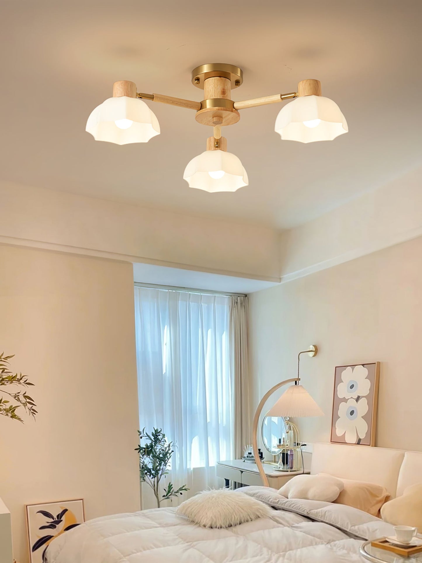 FloralLuxe - Deckenlampe mit Blumendesign und stimmungsvoller Beleuchtung