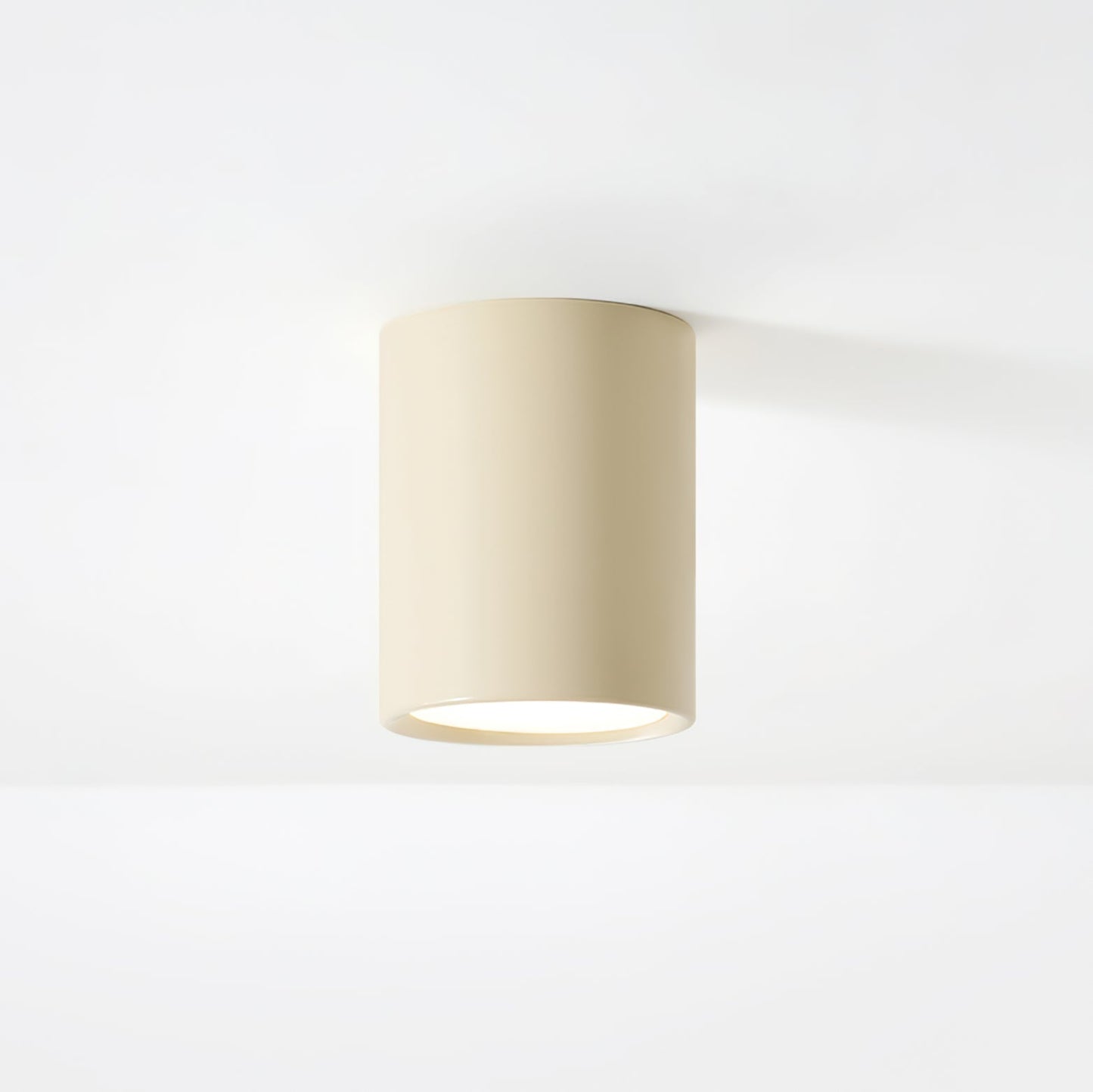 AsherGlow - Loftlampe med moderne form og behagelig lysfordeling