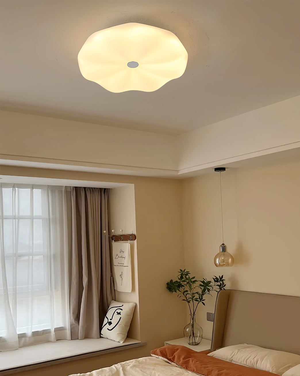 LuxeDonut - Ceiling Lamp with Sleek Curves and Subtle Lighting