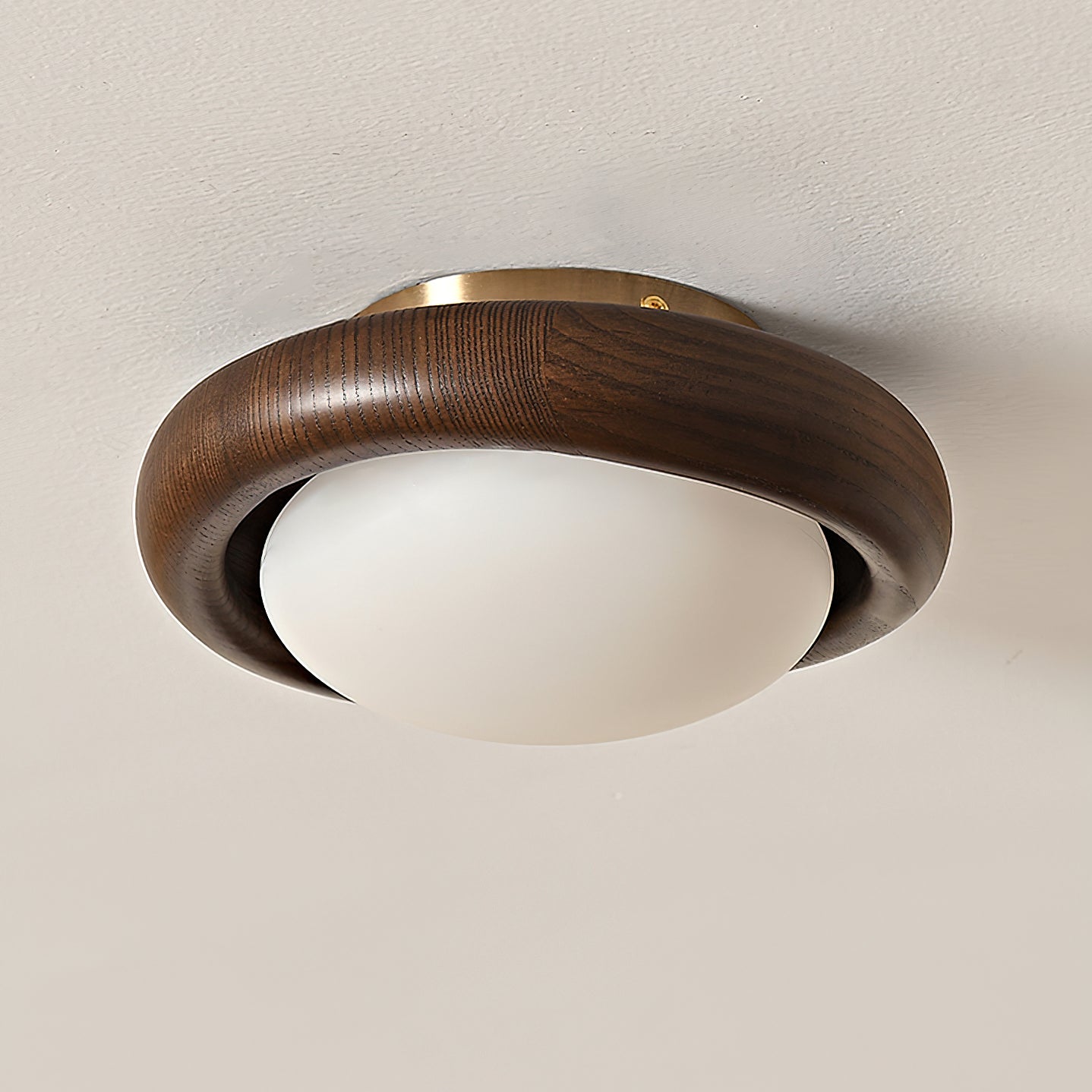 NoviGlow - Deckenlampe mit schlankem Design und atmosphärischem Leuchten