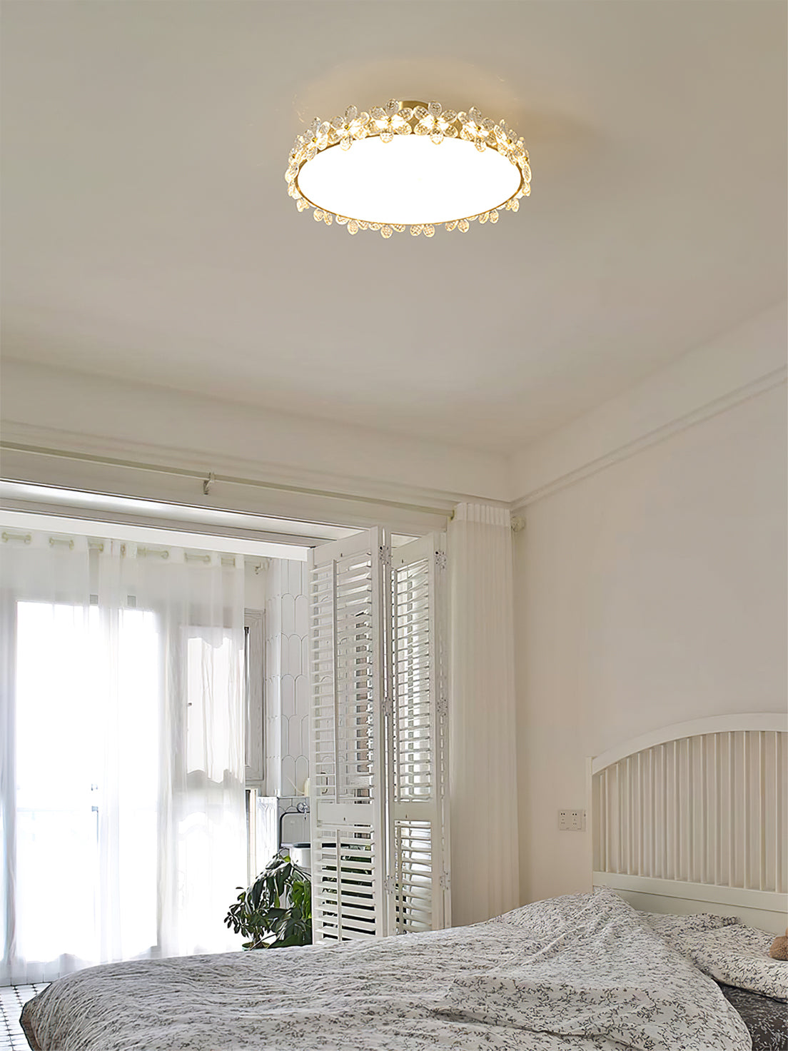 LuxePetal - Ceiling Light with Crystal Petals and Subtle Lighting
