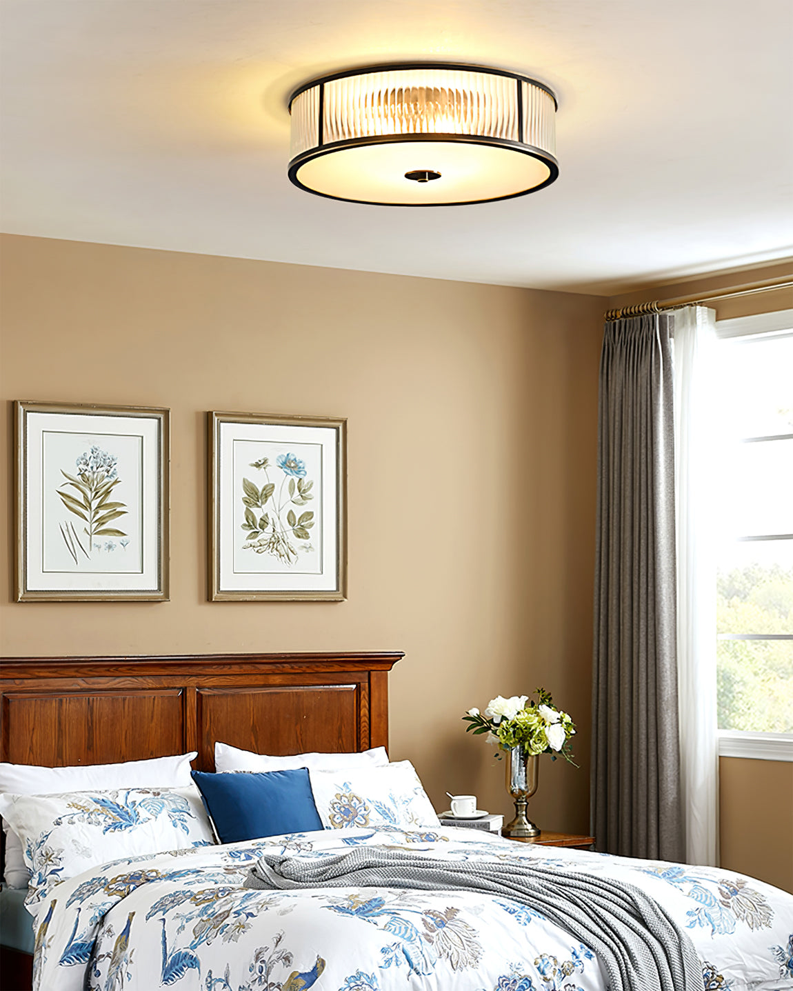 GenevaLuxe - Ceiling Lamp with Classic Style and Intimate Lighting