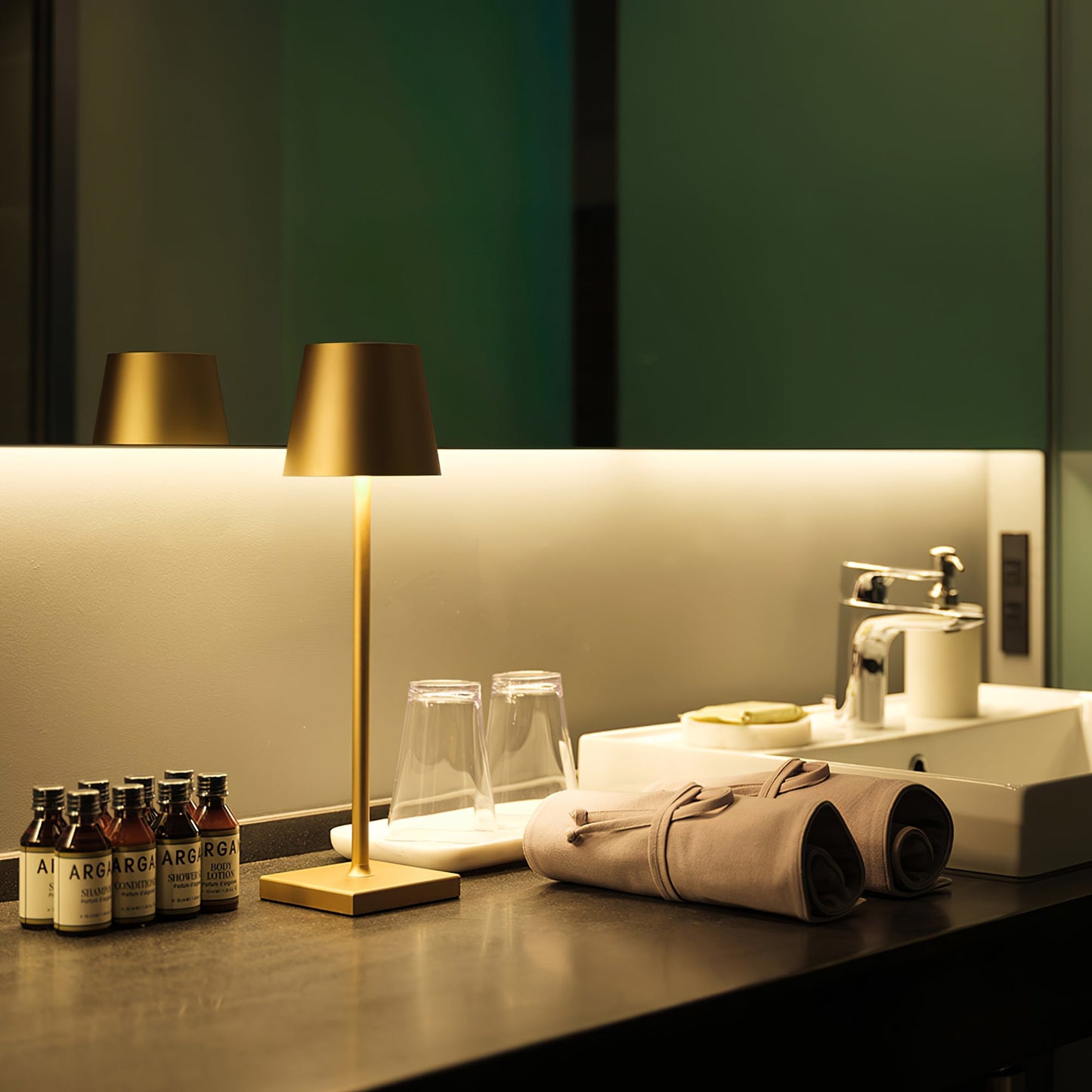 LumoPold - Rechargeable LED Table Lamp