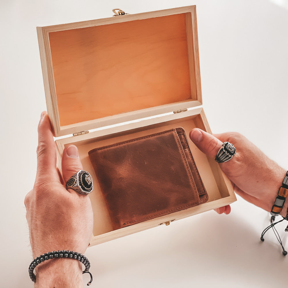 ValorFold – Portefeuille en cuir marron élégant avec gravure