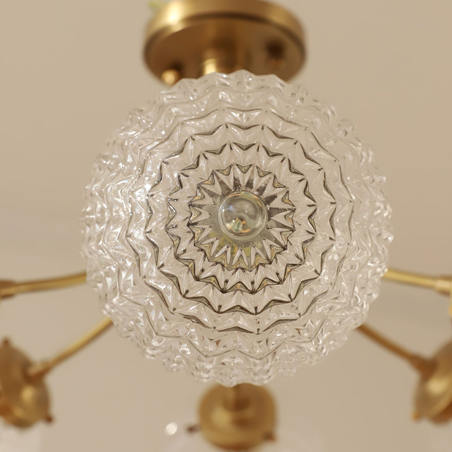 GlassLuxe - Taklampe med retro glassform og intim belysning