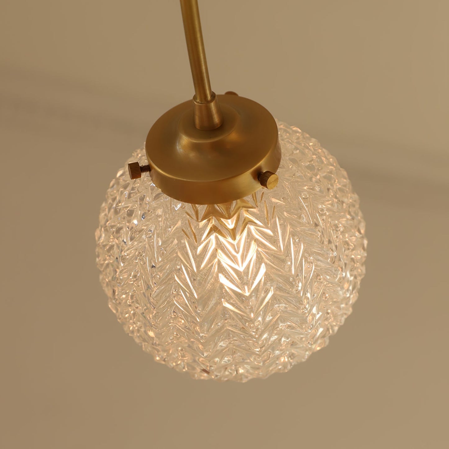 GlassLuxe - Taklampe med retro glassform og intim belysning