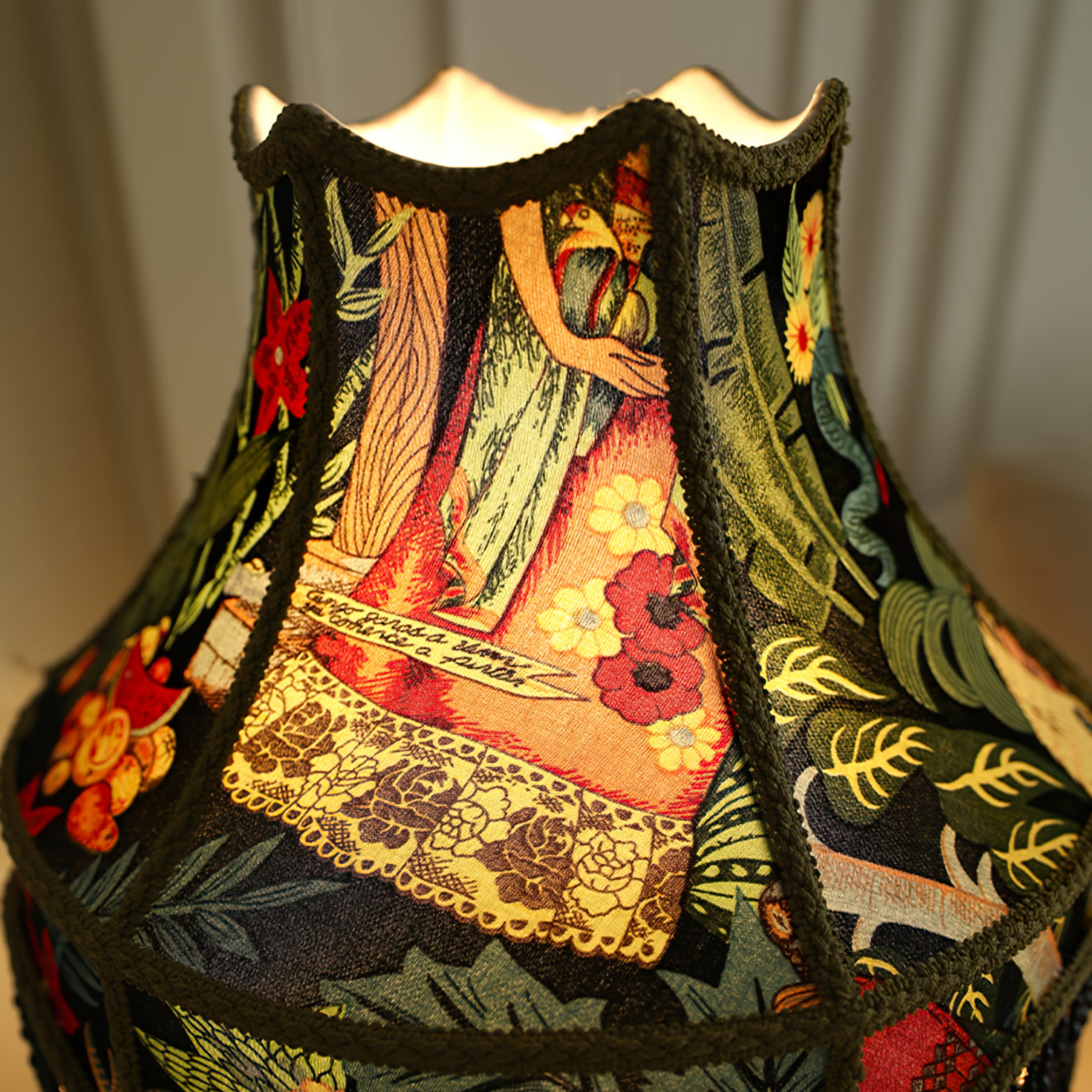 VintageBloom - Lampe de table avec motif floral français et franges