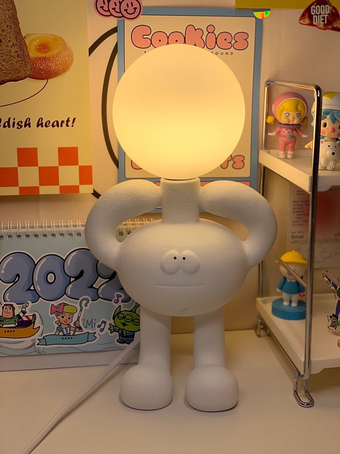 BotLuxe - Lampe de table avec design créatif de robot et lumière agréable