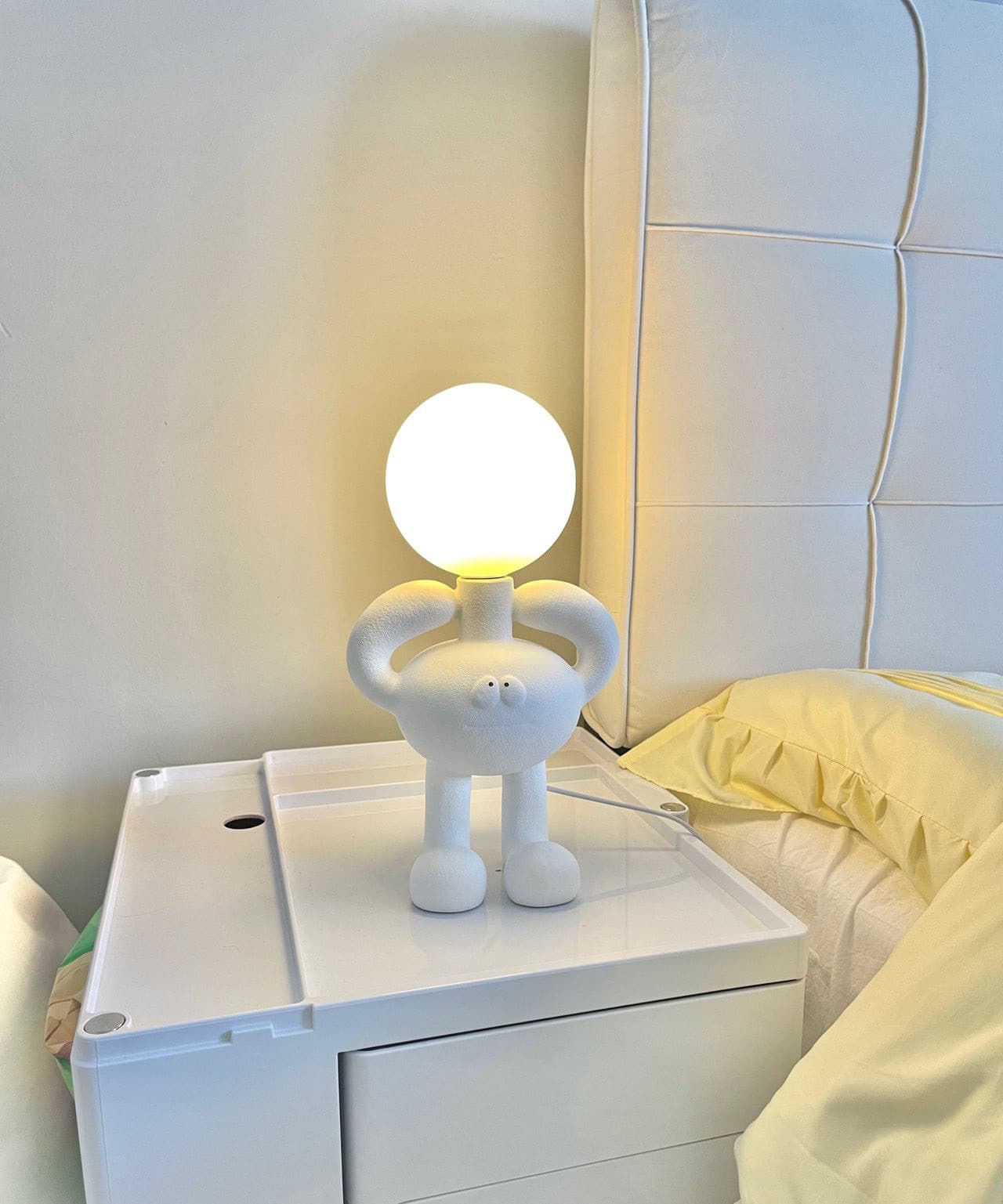 BotLuxe - Lampe de table avec design créatif de robot et lumière agréable