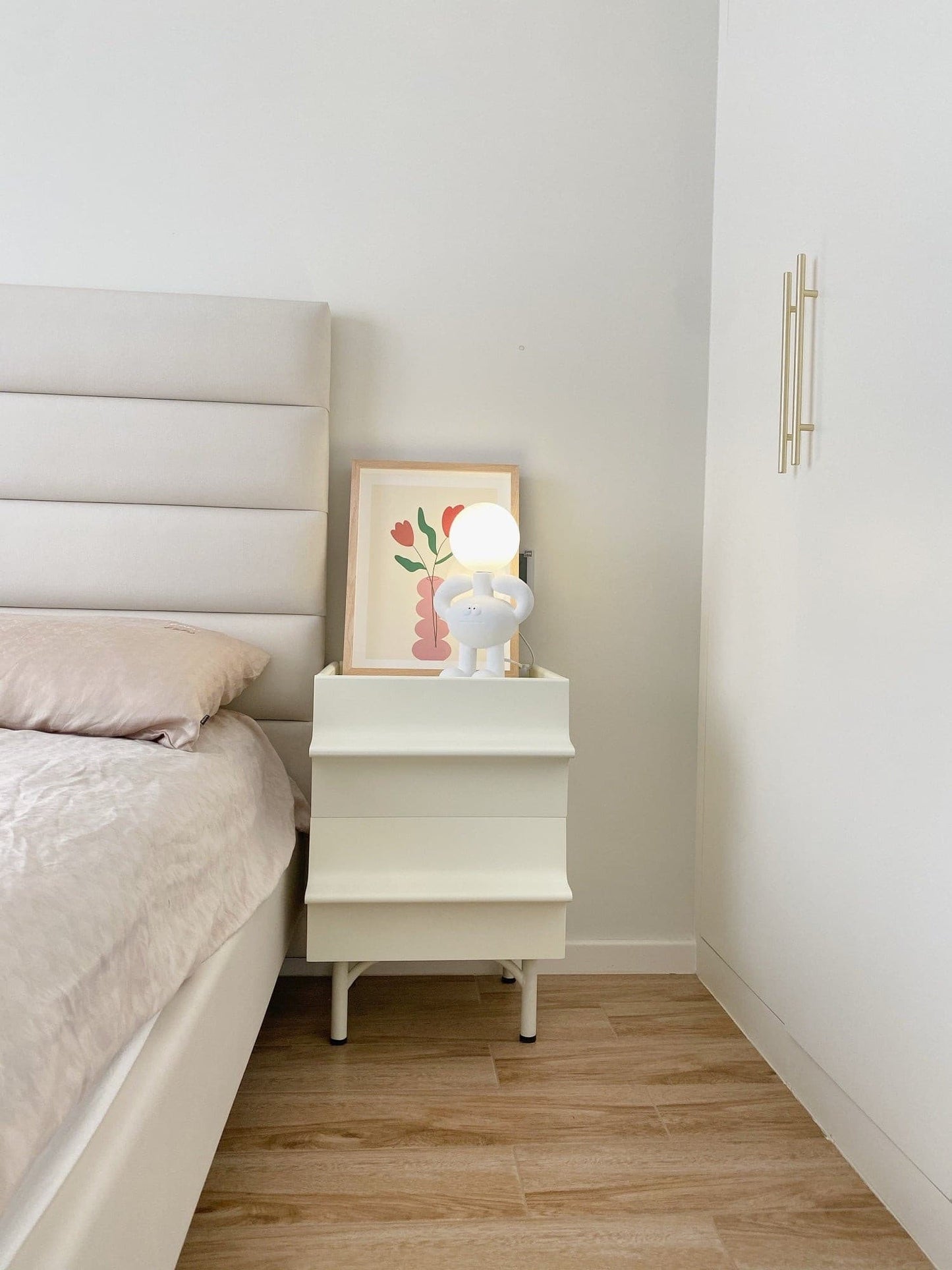 BotLuxe - Lampe de table avec design créatif de robot et lumière agréable