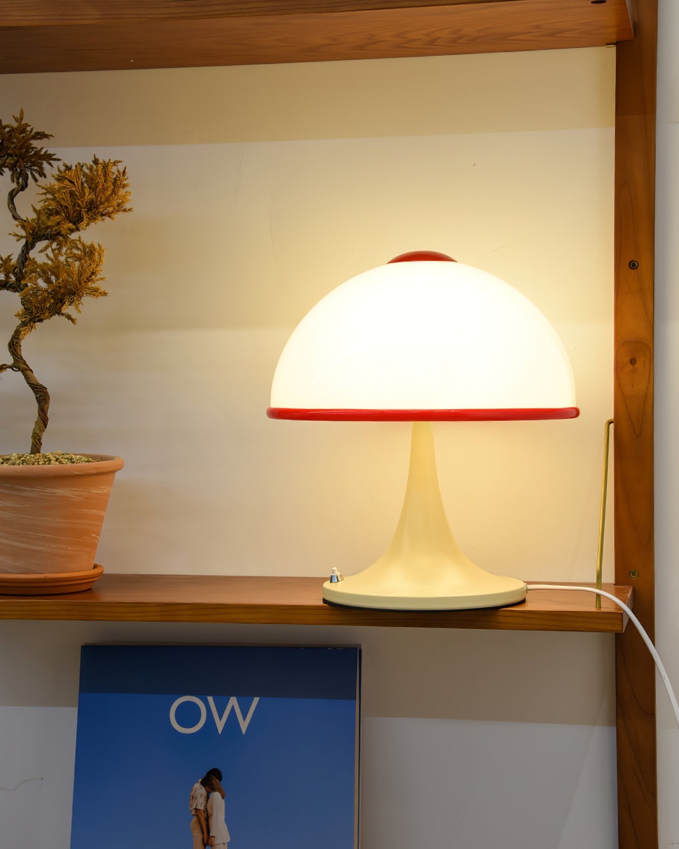 Luxe Mushroom - Bordlampe med elegant fod og blød lysdiffusion