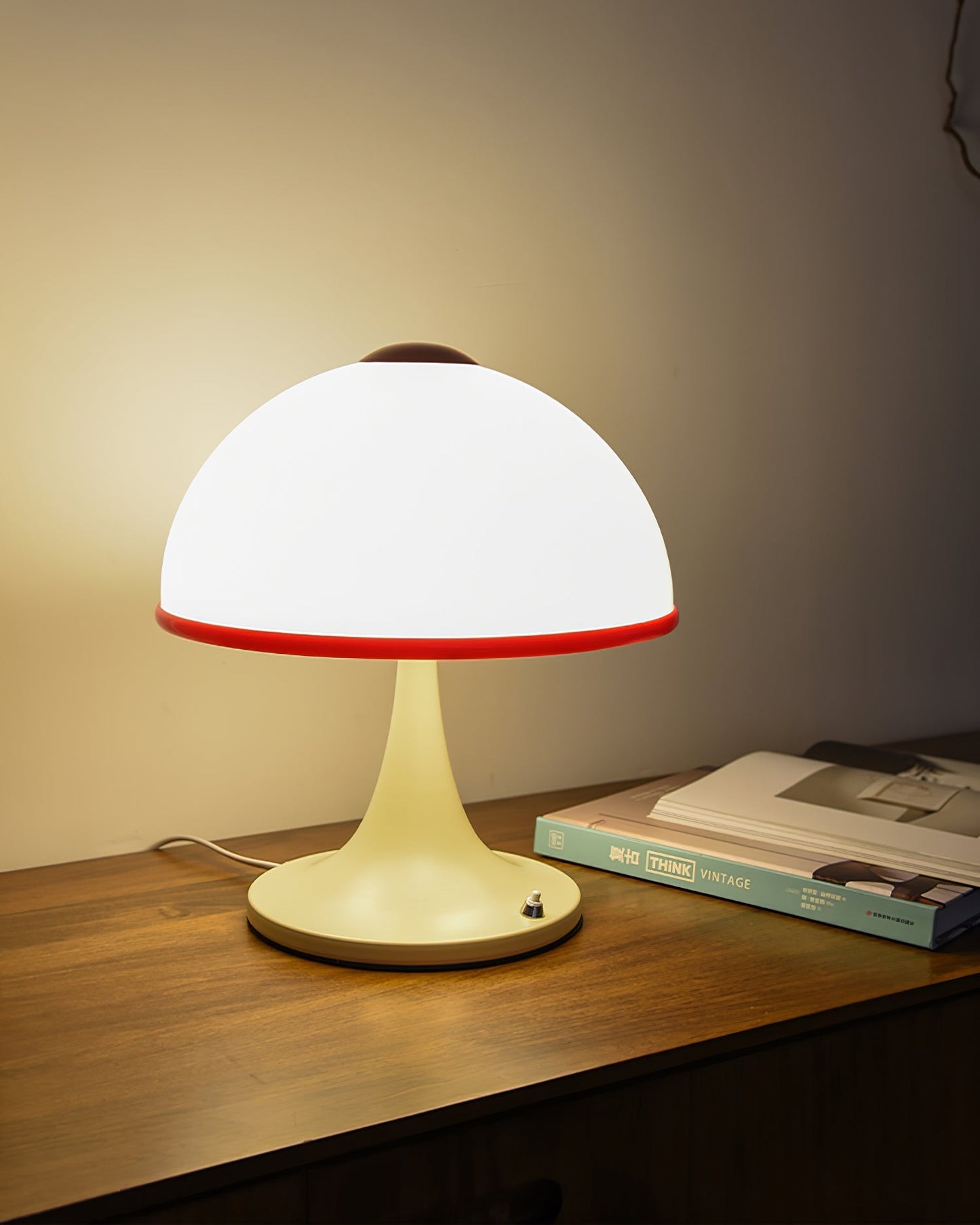 Luxe Mushroom - Bordlampe med elegant fod og blød lysdiffusion
