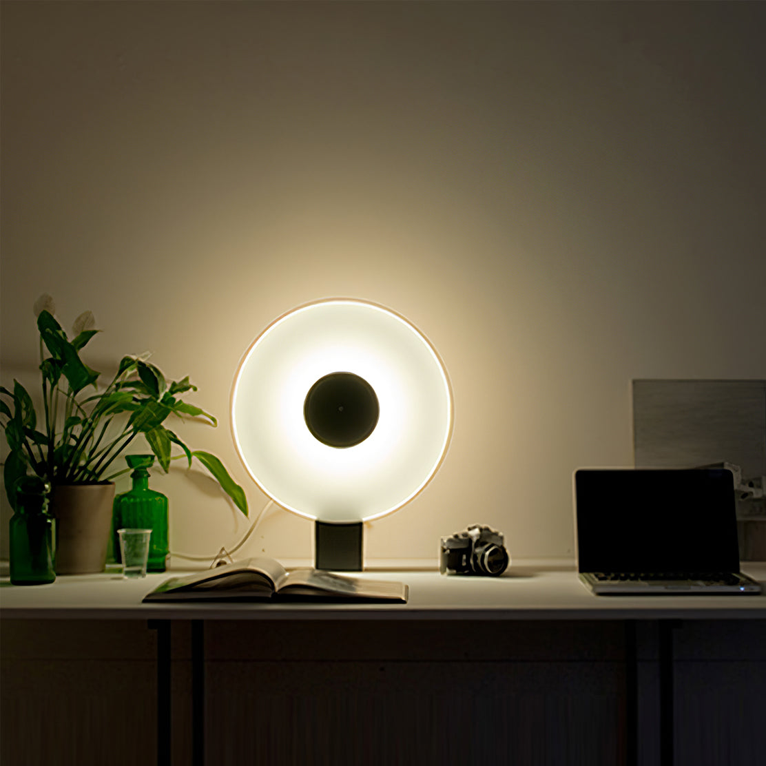 LunaDisc – Minimalist Table Lamp for Atmospheric Lighting