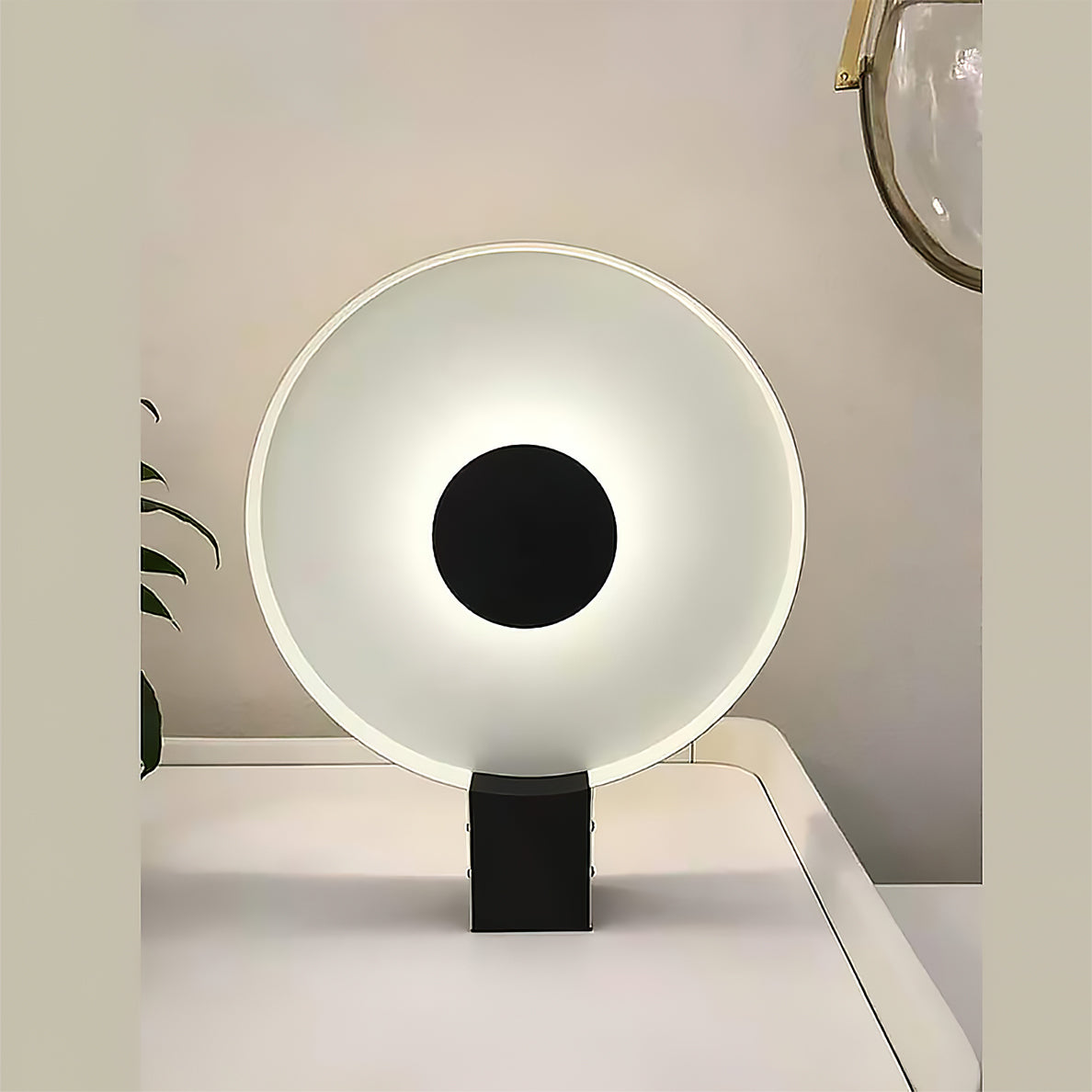LunaDisc – Minimalist Table Lamp for Atmospheric Lighting