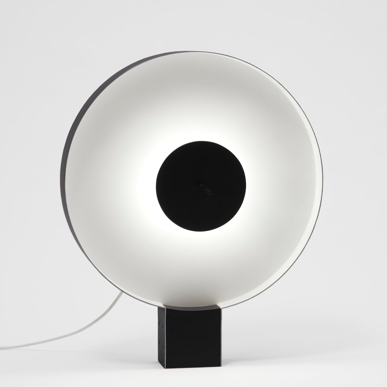 LunaDisc – Minimalist Table Lamp for Atmospheric Lighting