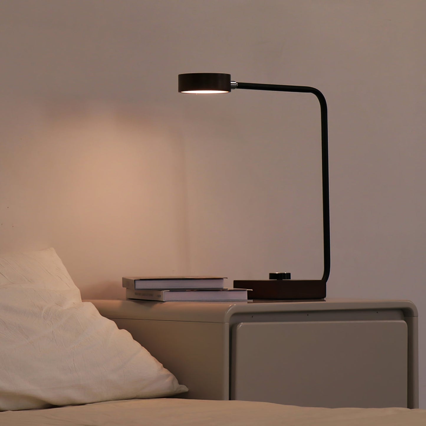 RondoGlow - Lampe de table à forme ronde élégante et éclairage subtil