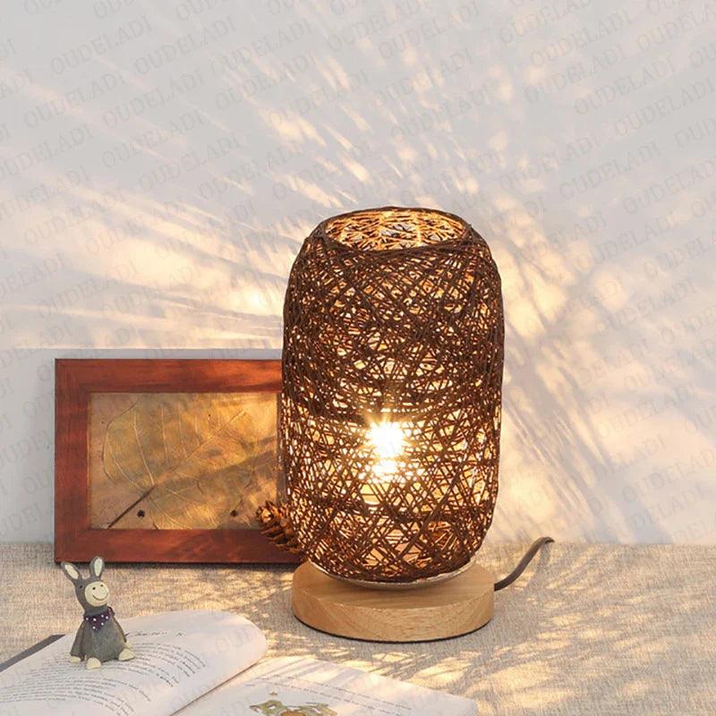 RattanLuxe - Lampe de table en bois élégante