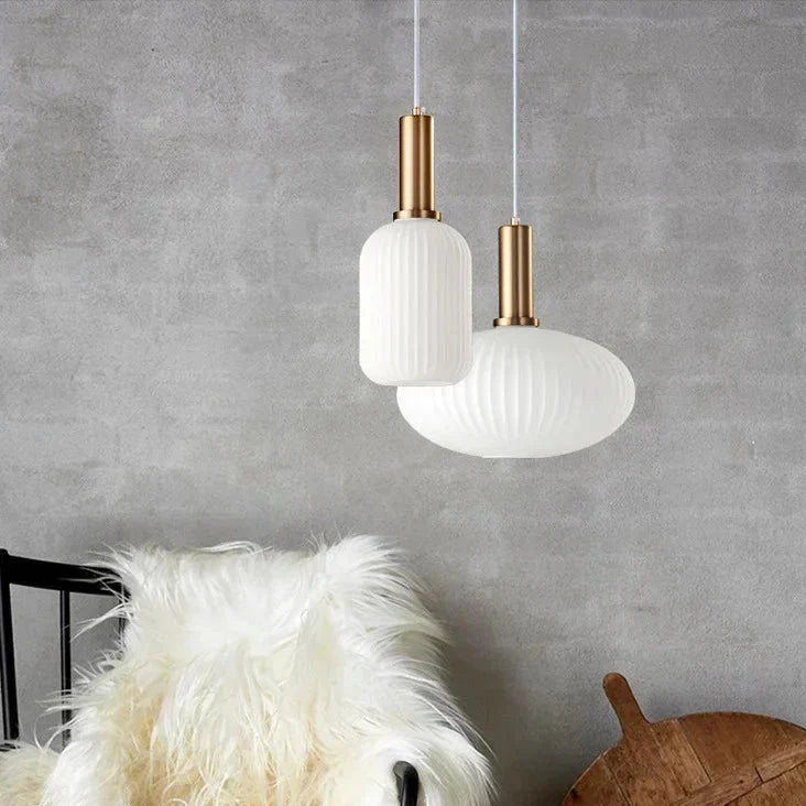 PrismaGlow - Stylish Glass Pendant Lamp for a Luxurious Look
