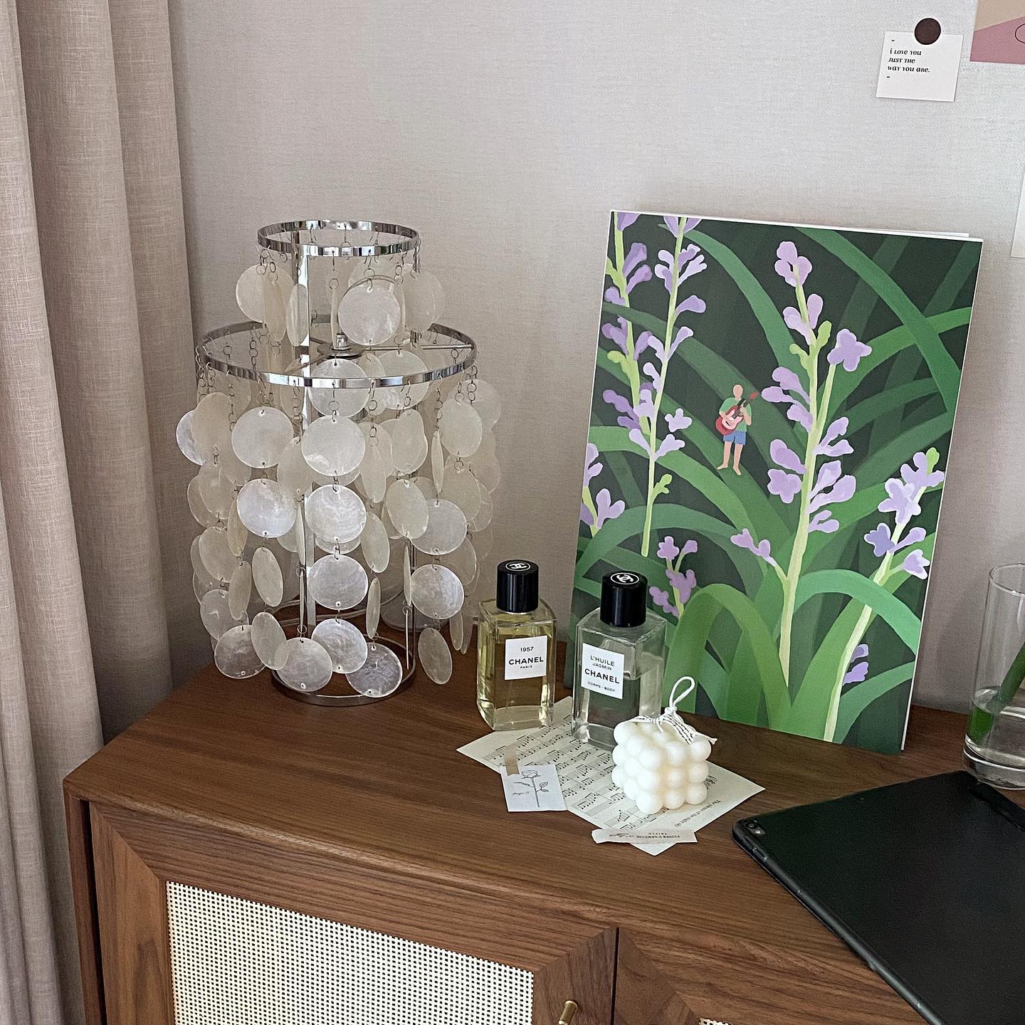 SeashellLuxe - Table Lamp with Elegant Shell Design and Cosy Lighting