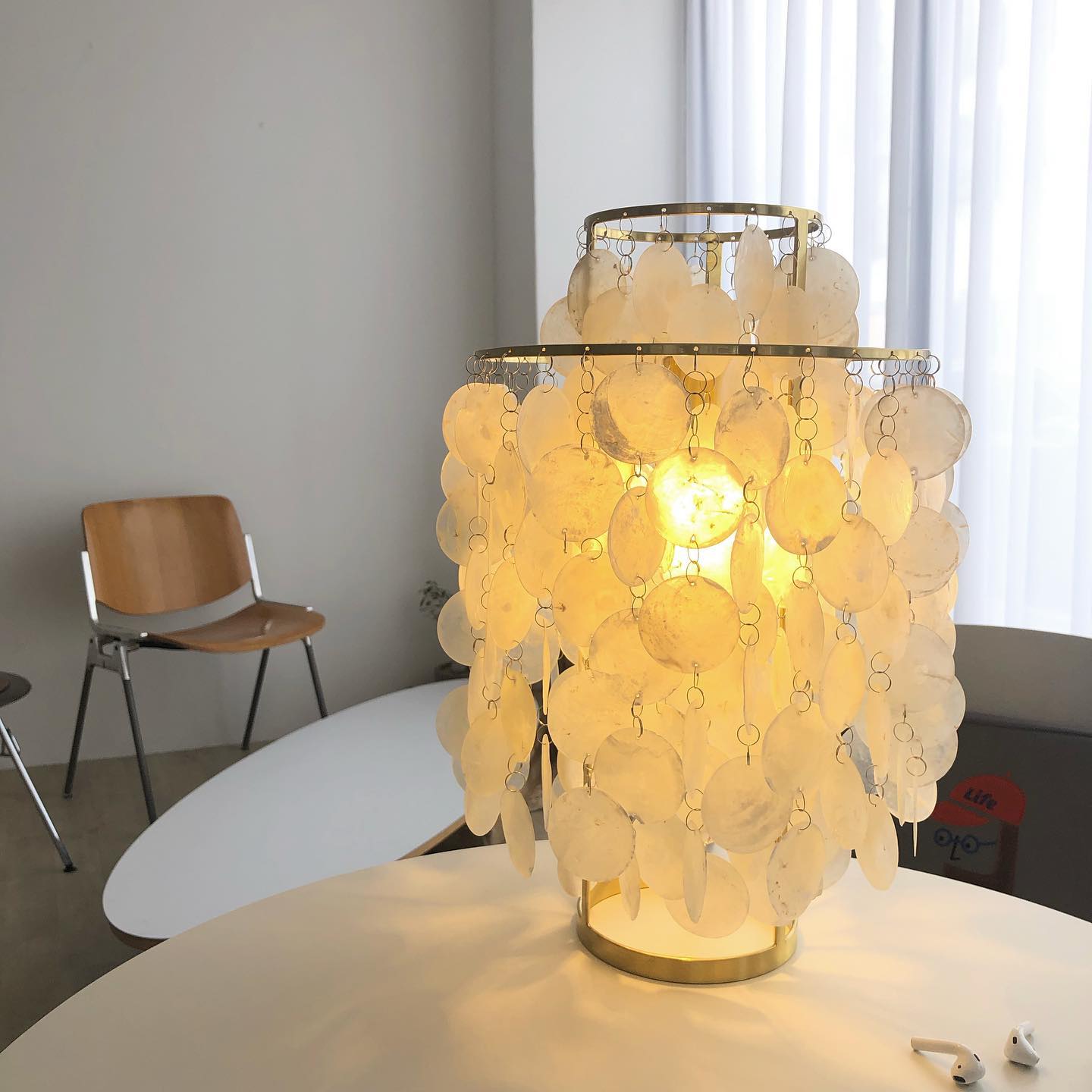 SeashellLuxe - Table Lamp with Elegant Shell Design and Cosy Lighting
