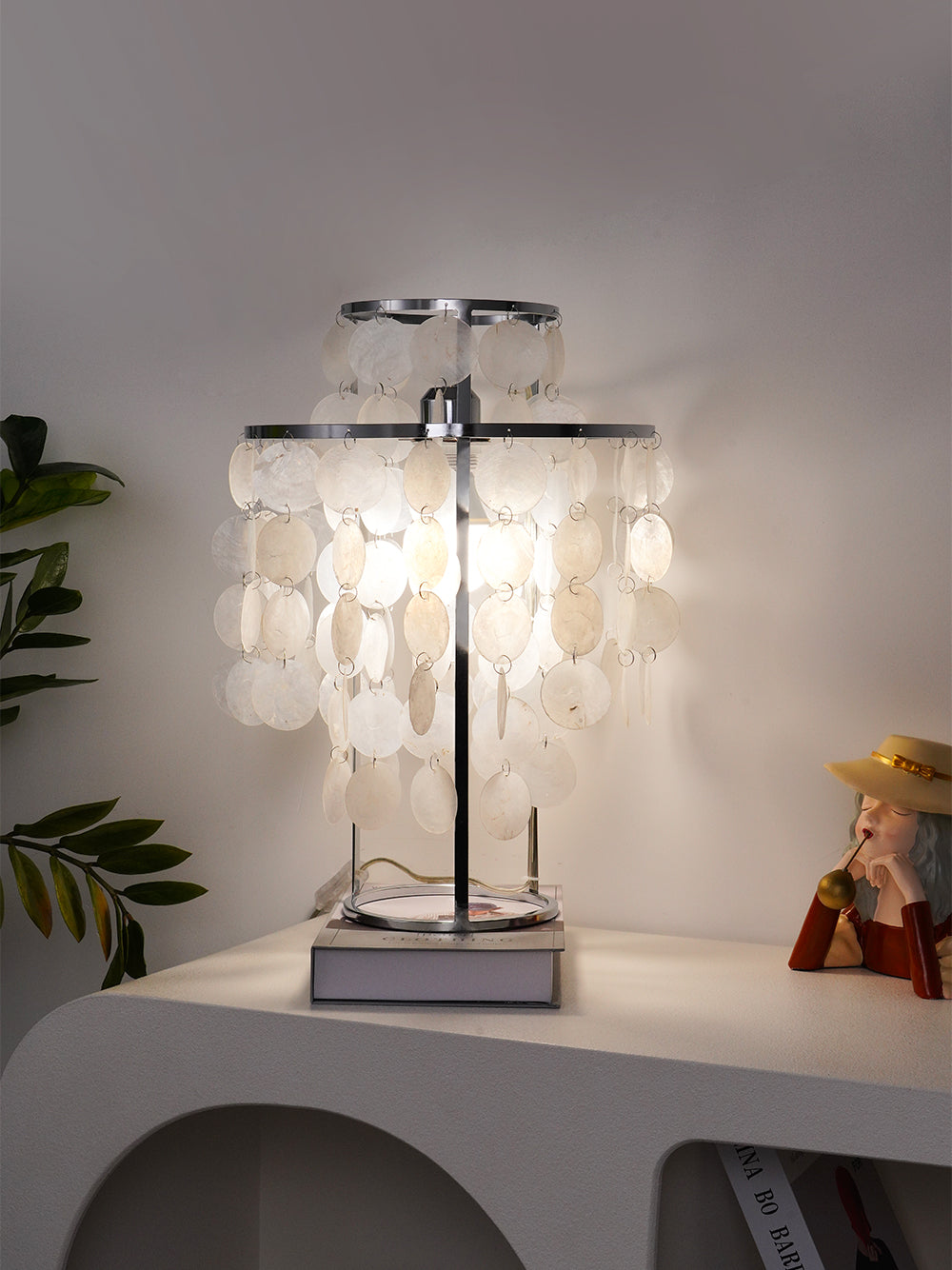 SeashellLuxe - Table Lamp with Elegant Shell Design and Cosy Lighting