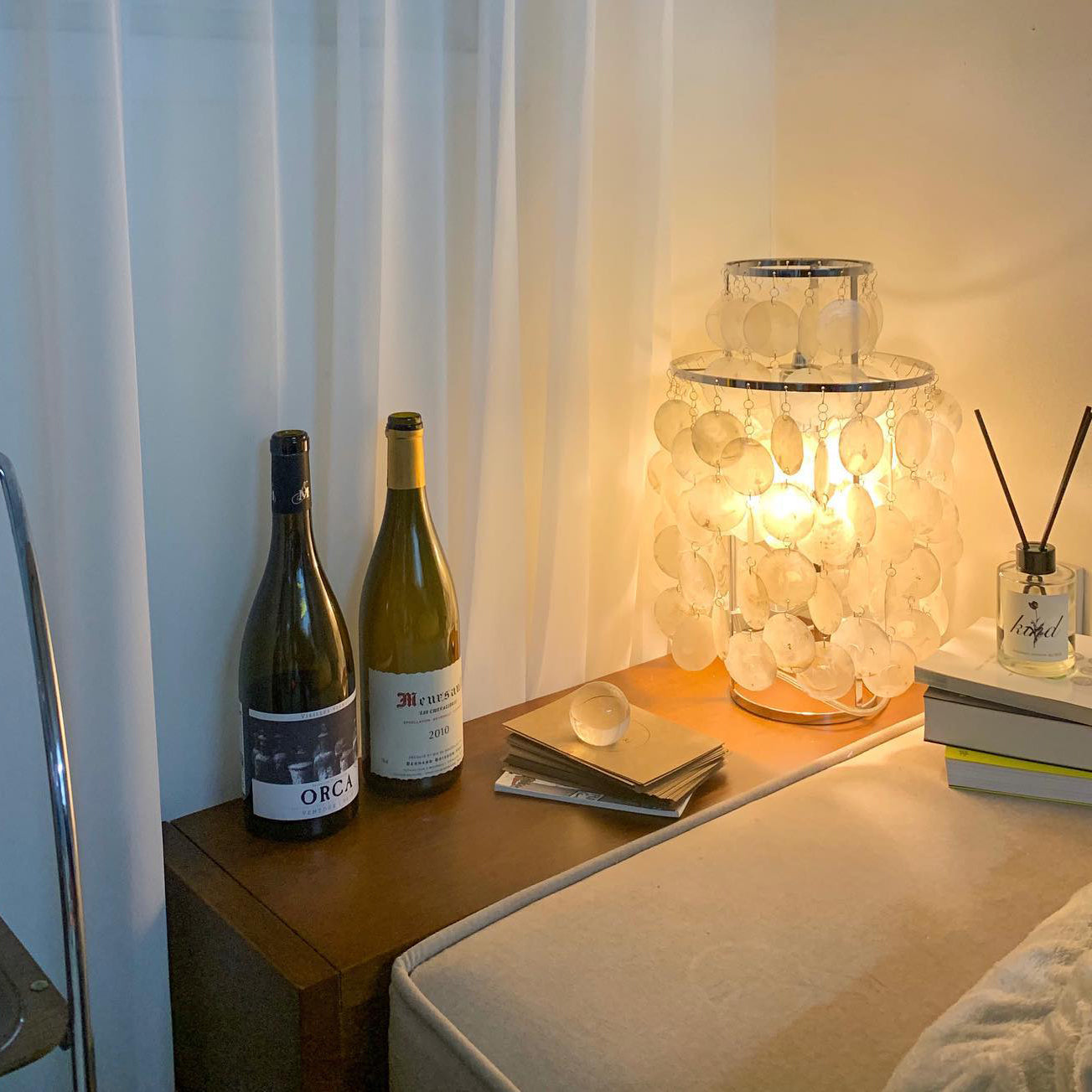 SeashellLuxe - Table Lamp with Elegant Shell Design and Cosy Lighting