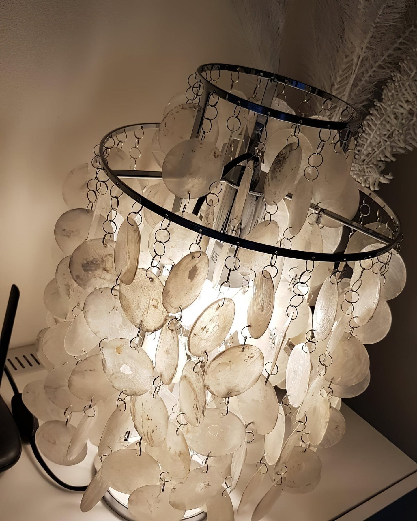 SeashellLuxe - Table Lamp with Elegant Shell Design and Cosy Lighting