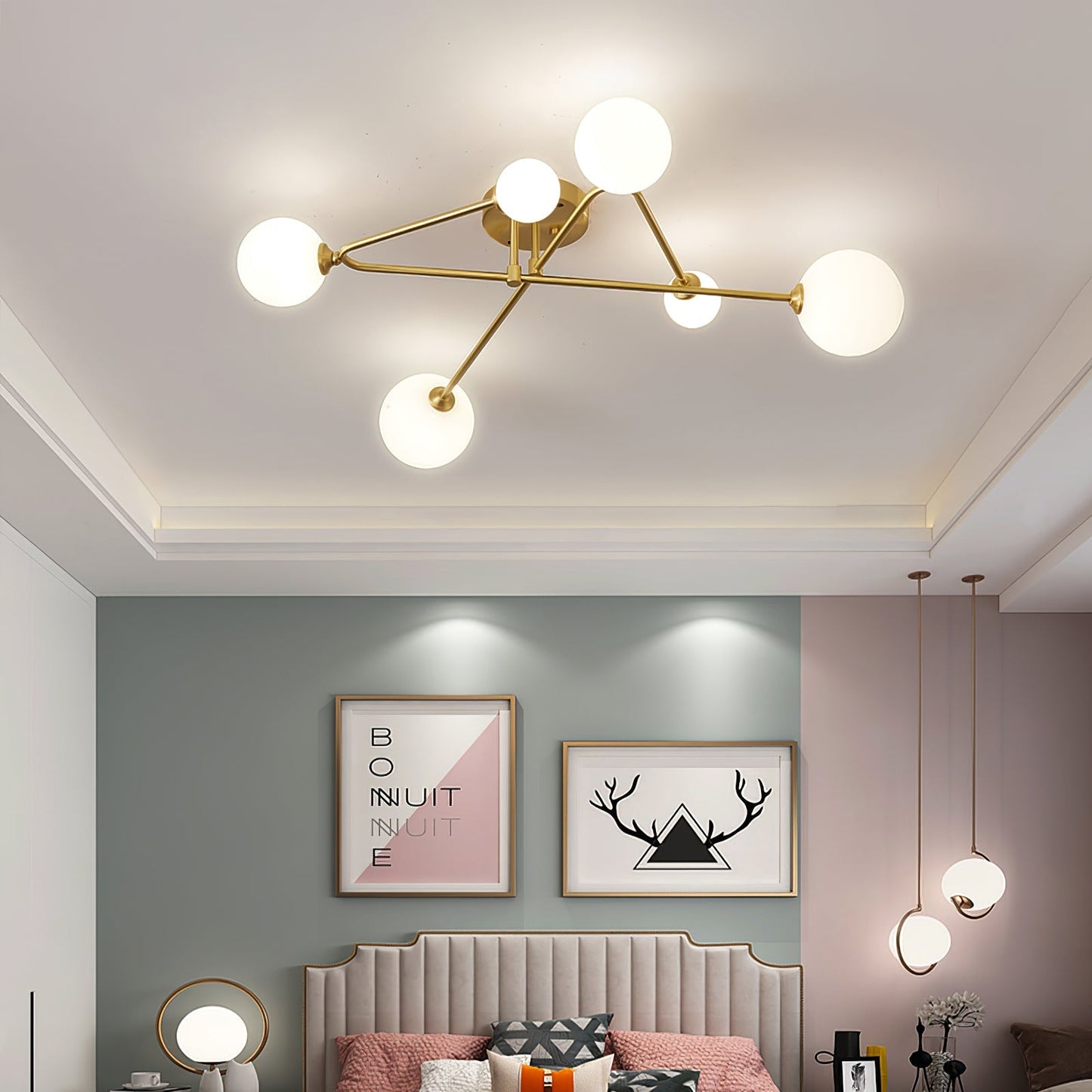 LuxeSputnik - Ceiling Lamp with Cosmic Design and Cozy Lighting