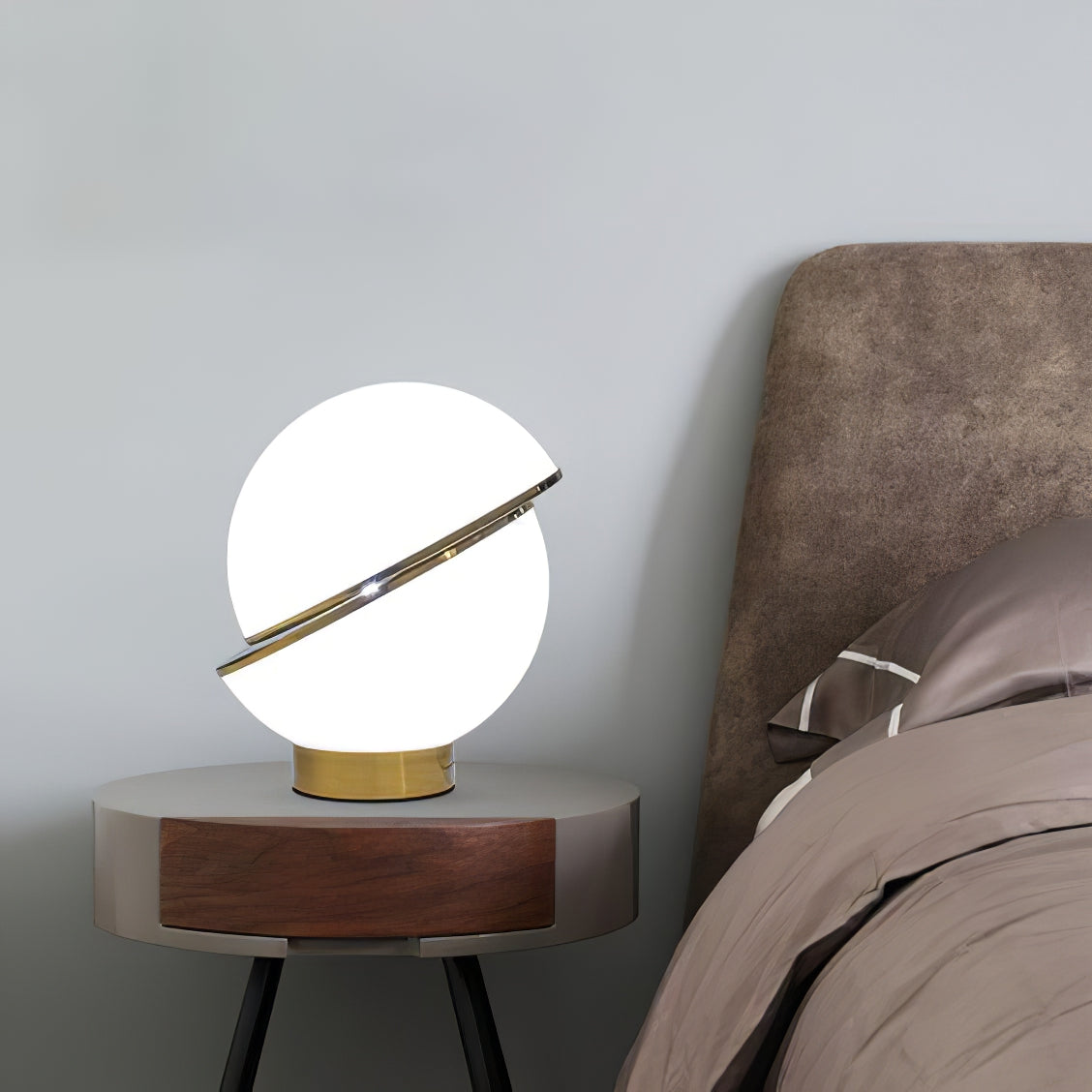 HalveMaanLuxe - Table Lamp with Unique Shape and Cosy Atmosphere