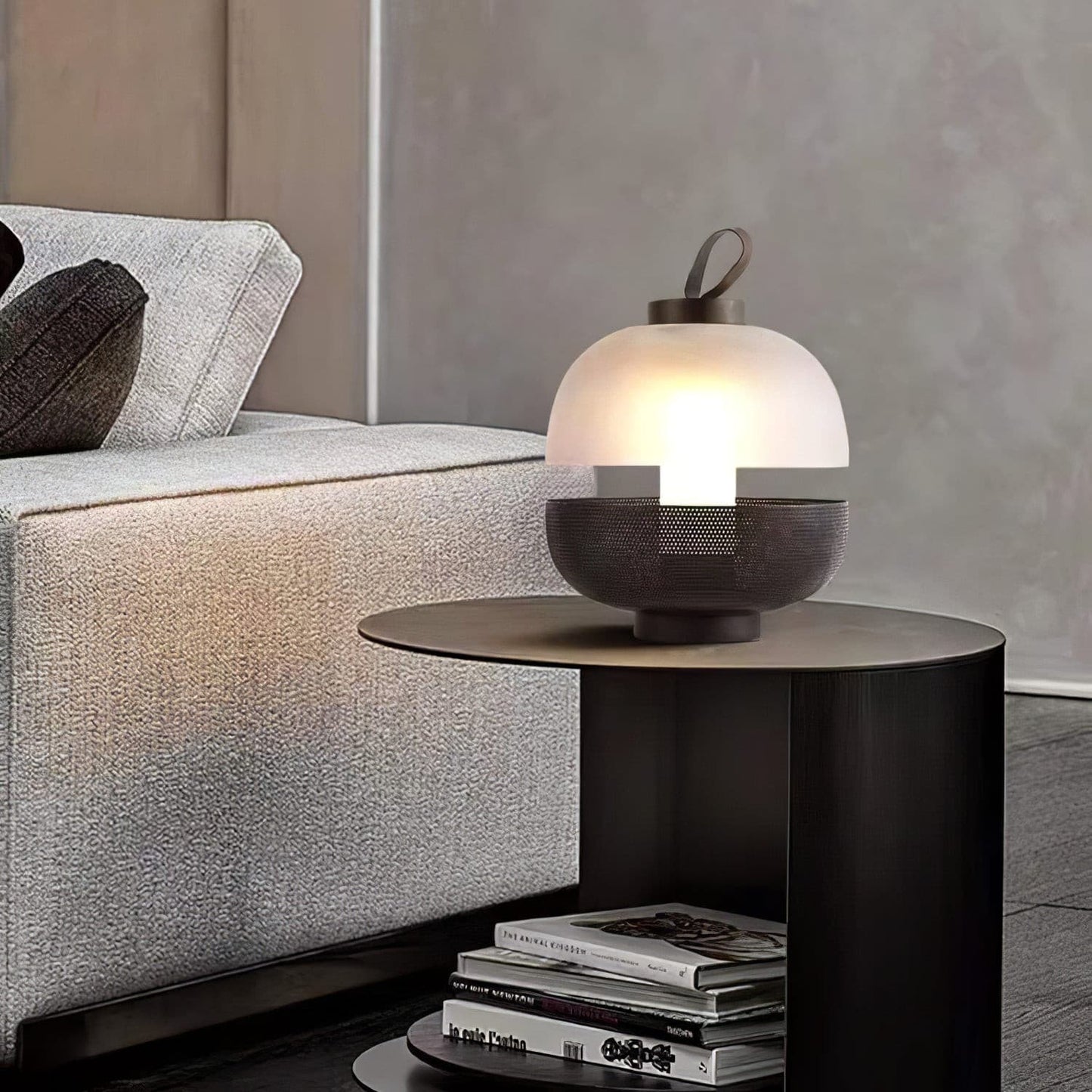 CenturyLuxe - Bordlampe med luksuriøst design og intim belysning