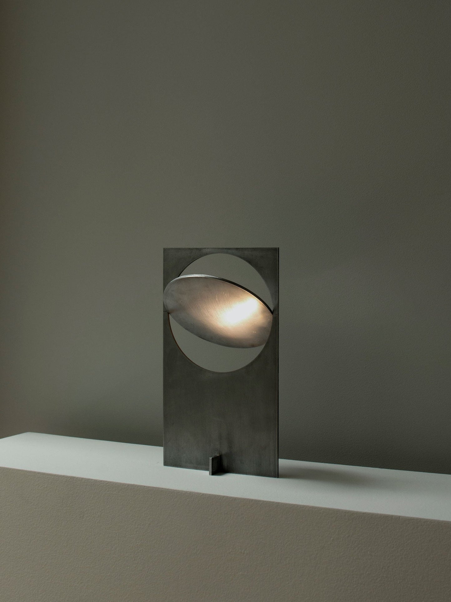 SleekShine - Minimalist Table Lamp with LED Lighting