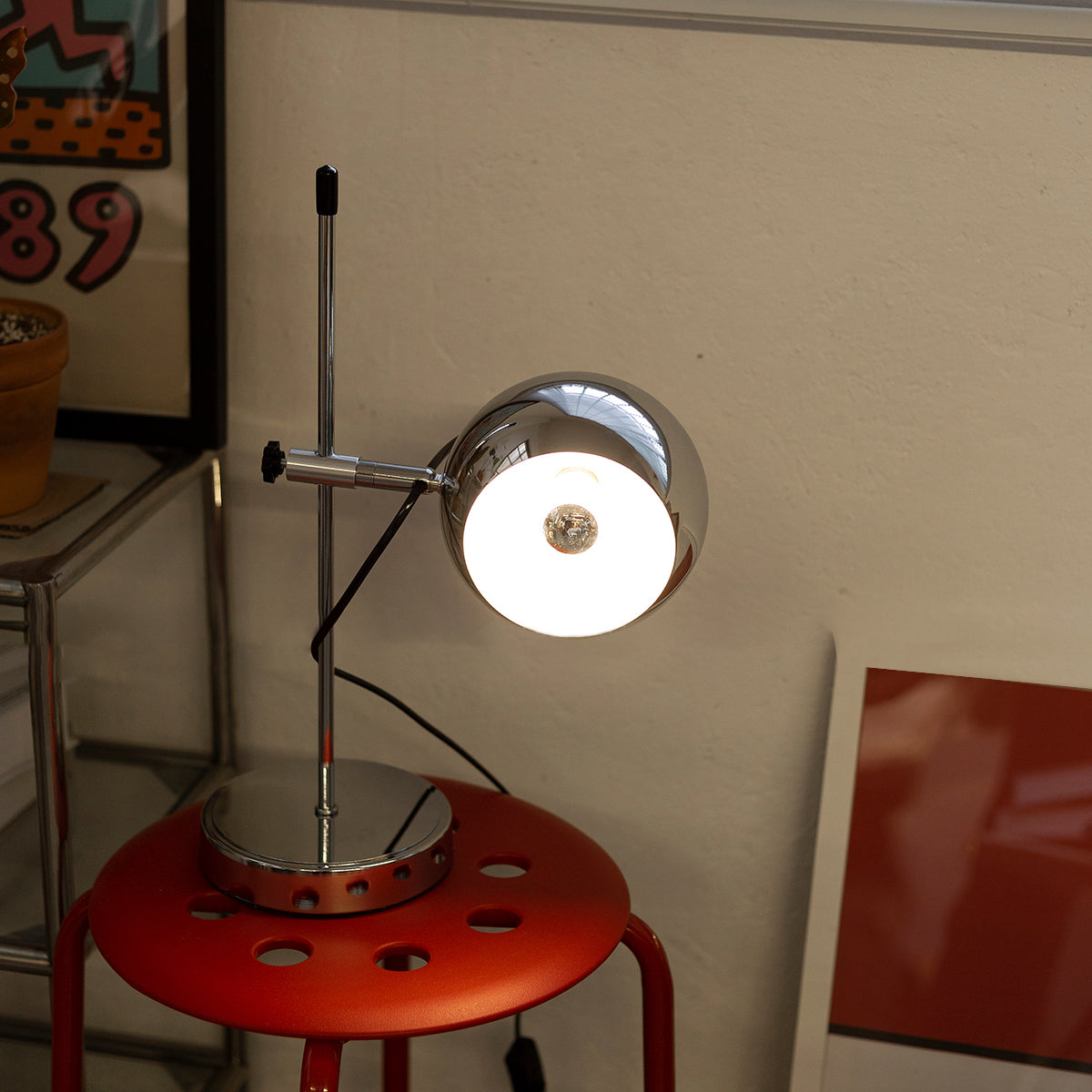 OptiLight – Stilfuld bordlampe med roterbart hoved