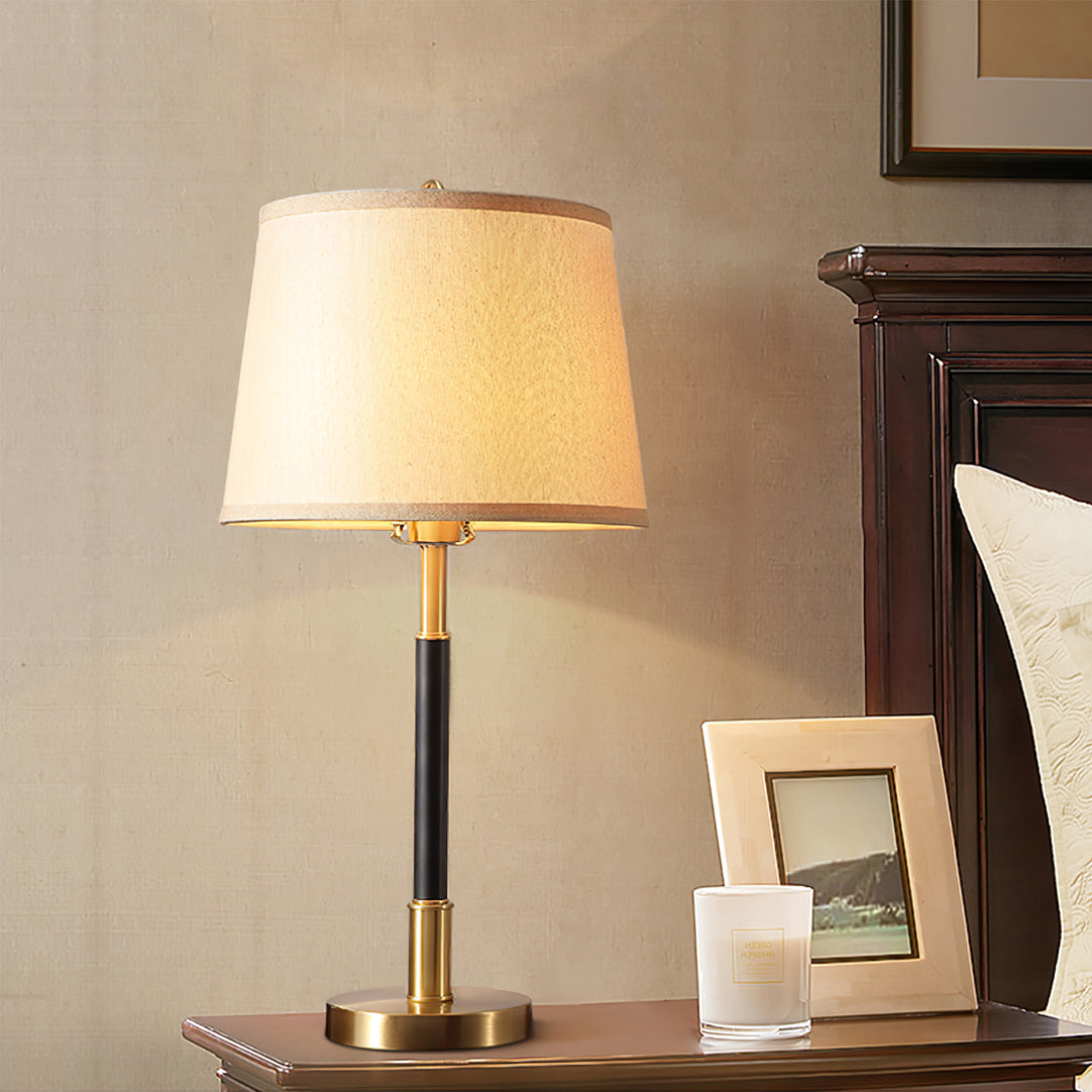 EmpireElegance – Bordlampe i messing med blødt skær