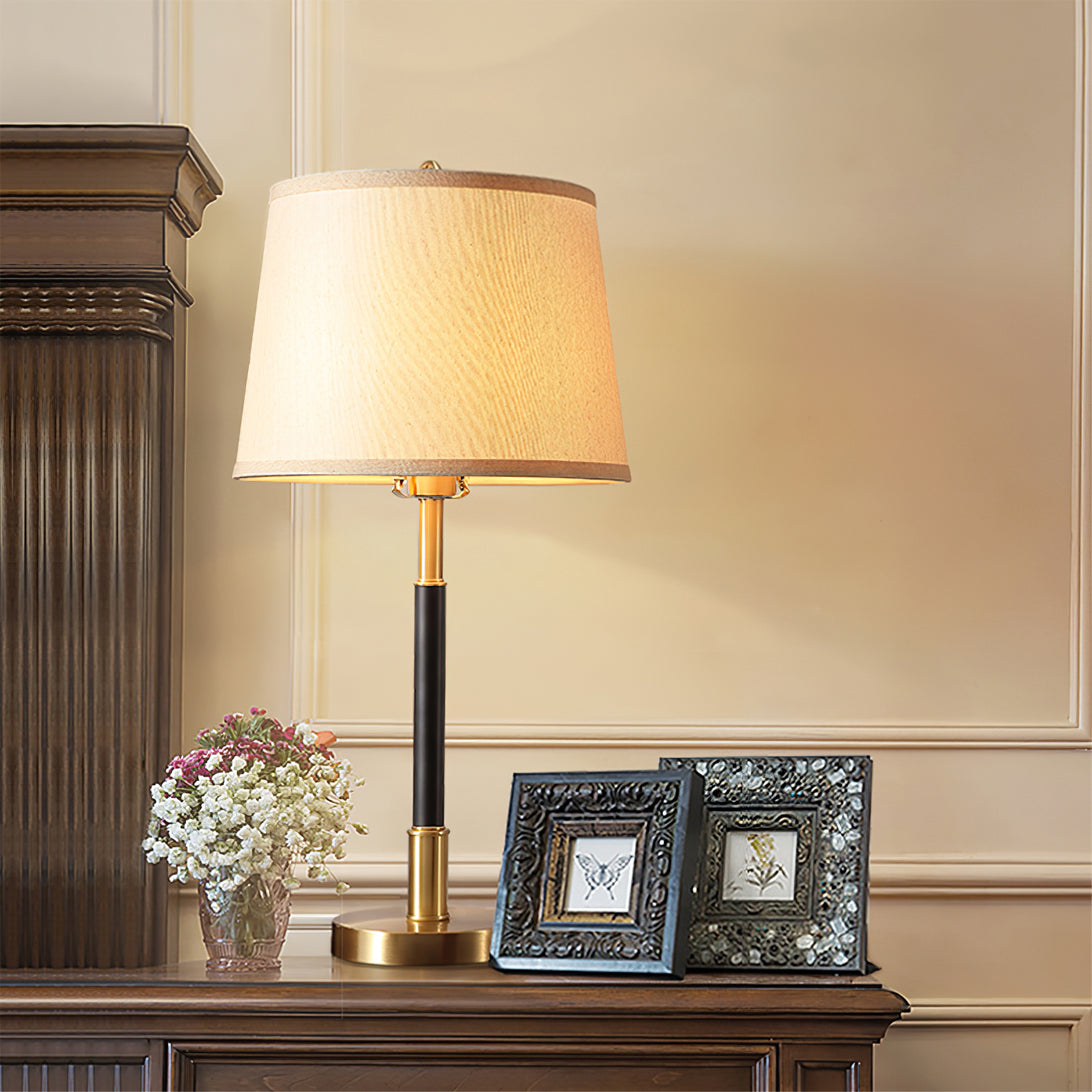 EmpireElegance – Bordlampe i messing med blødt skær