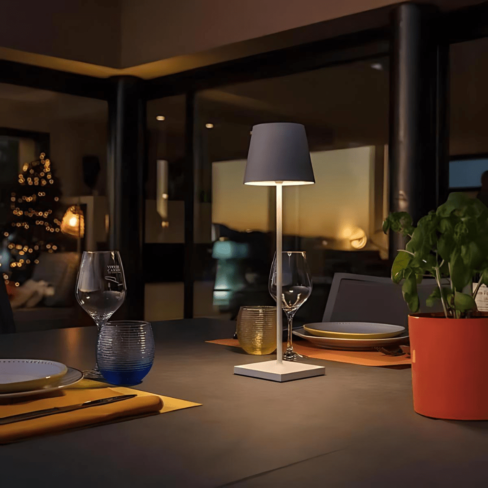 RadiantGold | Lampe de table élégante
