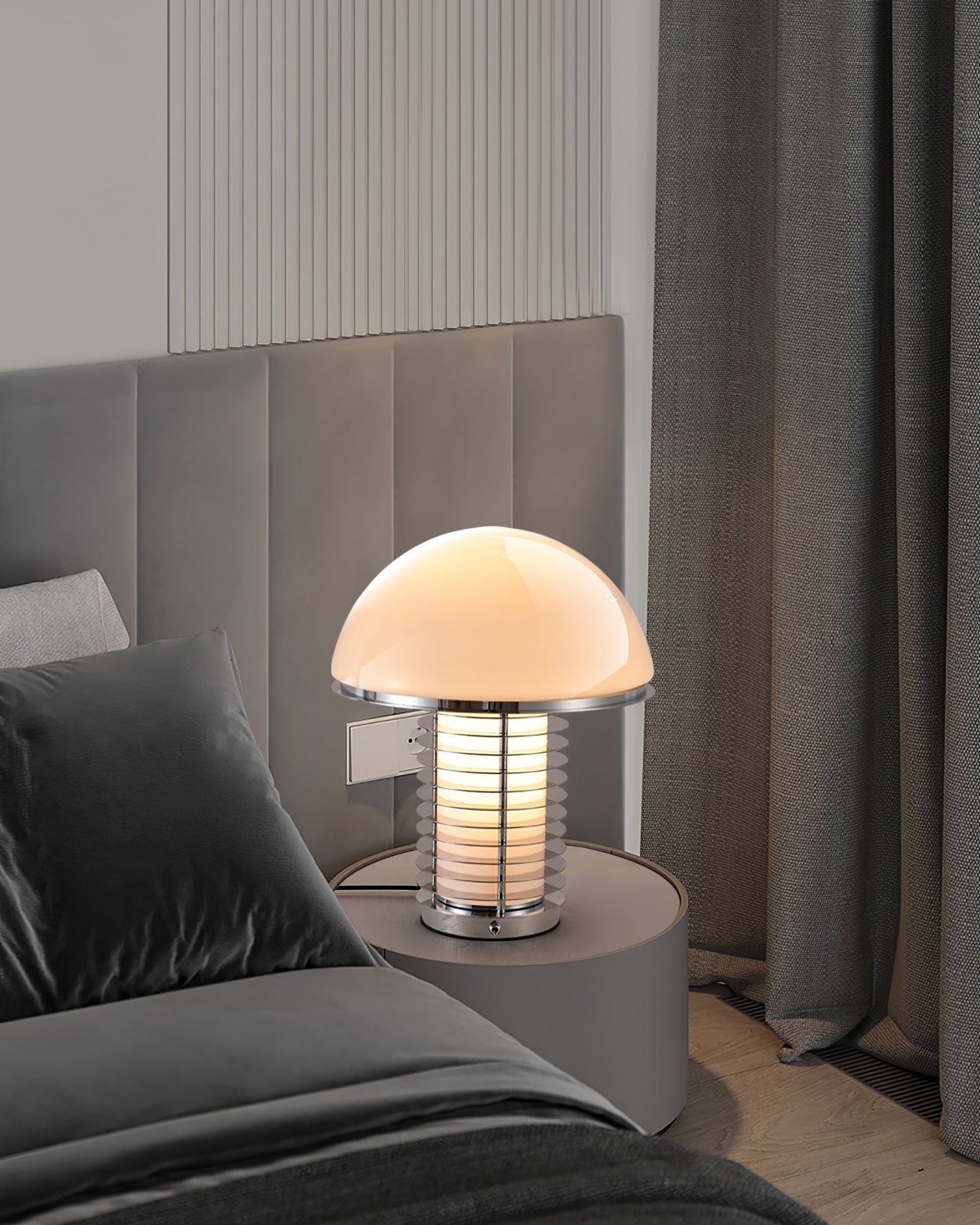 LichtLeuchten - Table Lamp with Subtle Lighting and Modern Finish