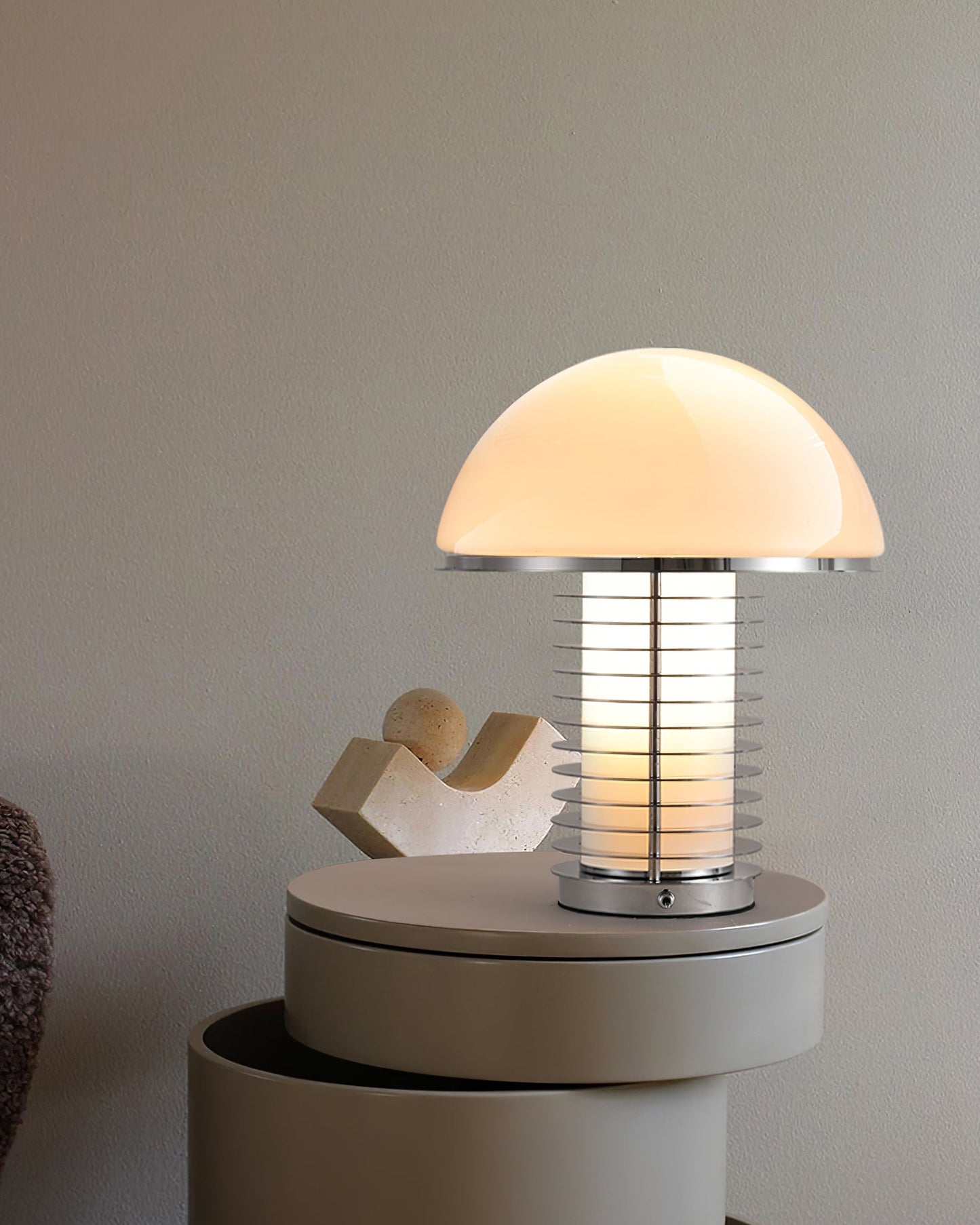 LichtLeuchten - Table Lamp with Subtle Lighting and Modern Finish