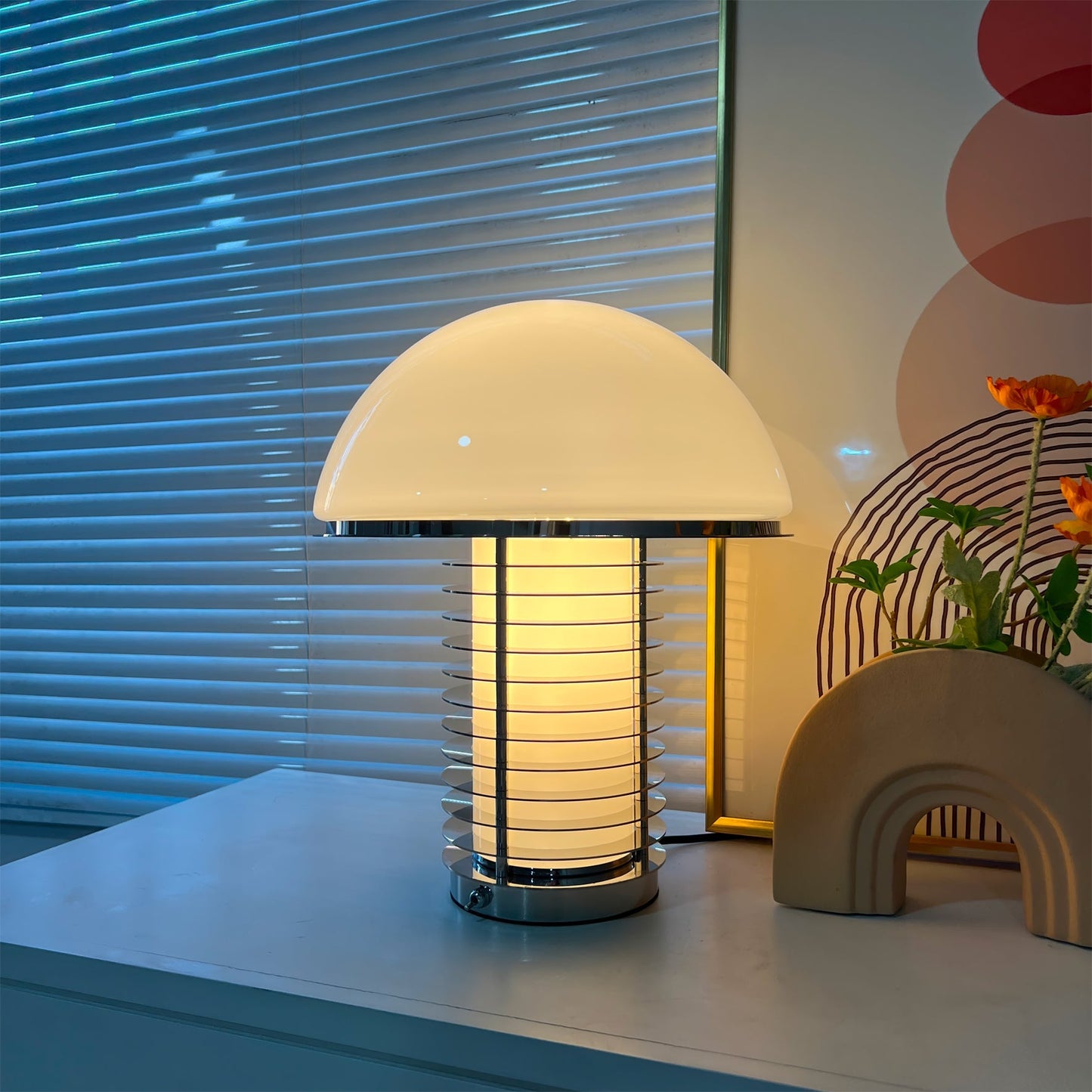 LichtLeuchten - Table Lamp with Subtle Lighting and Modern Finish