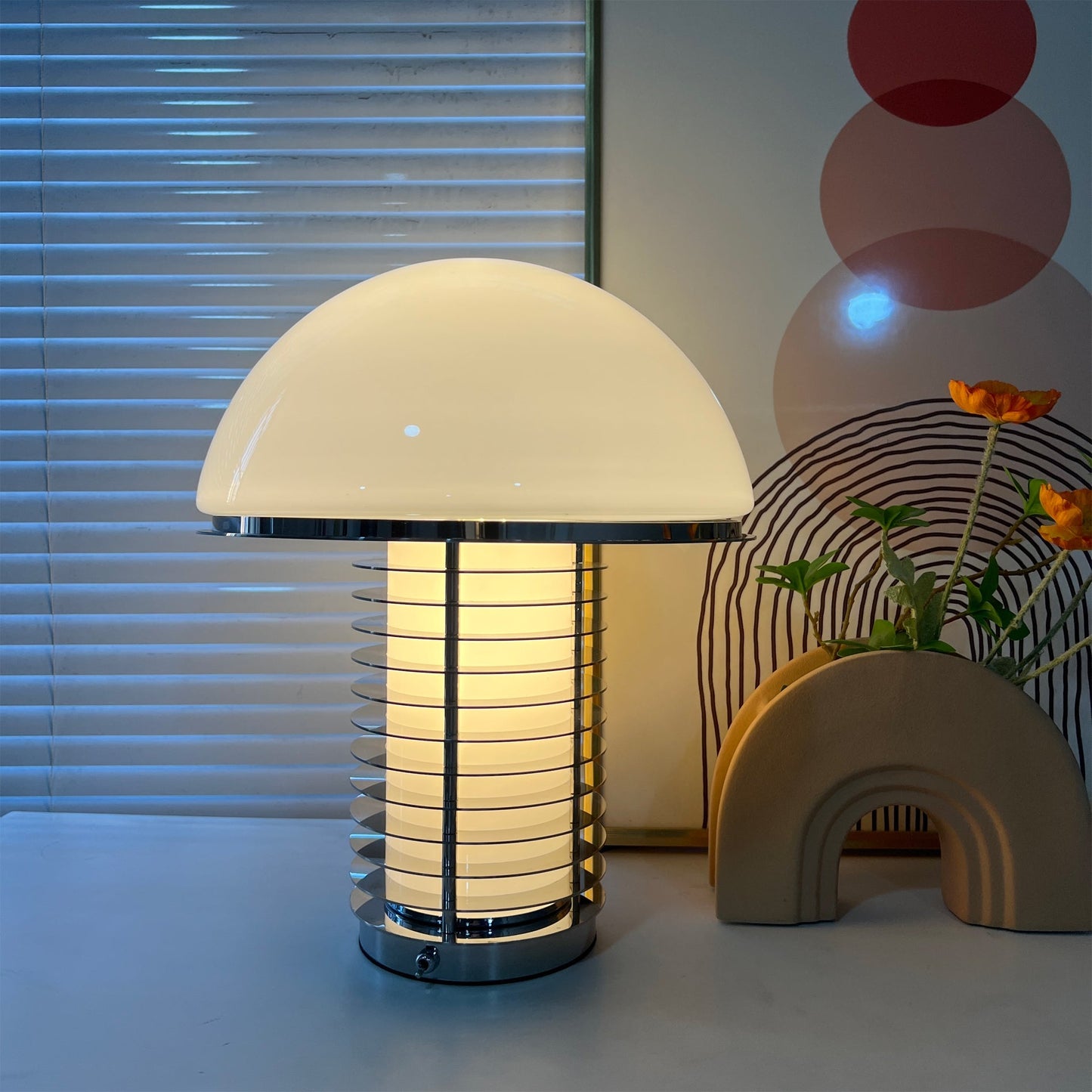 LichtLeuchten - Table Lamp with Subtle Lighting and Modern Finish