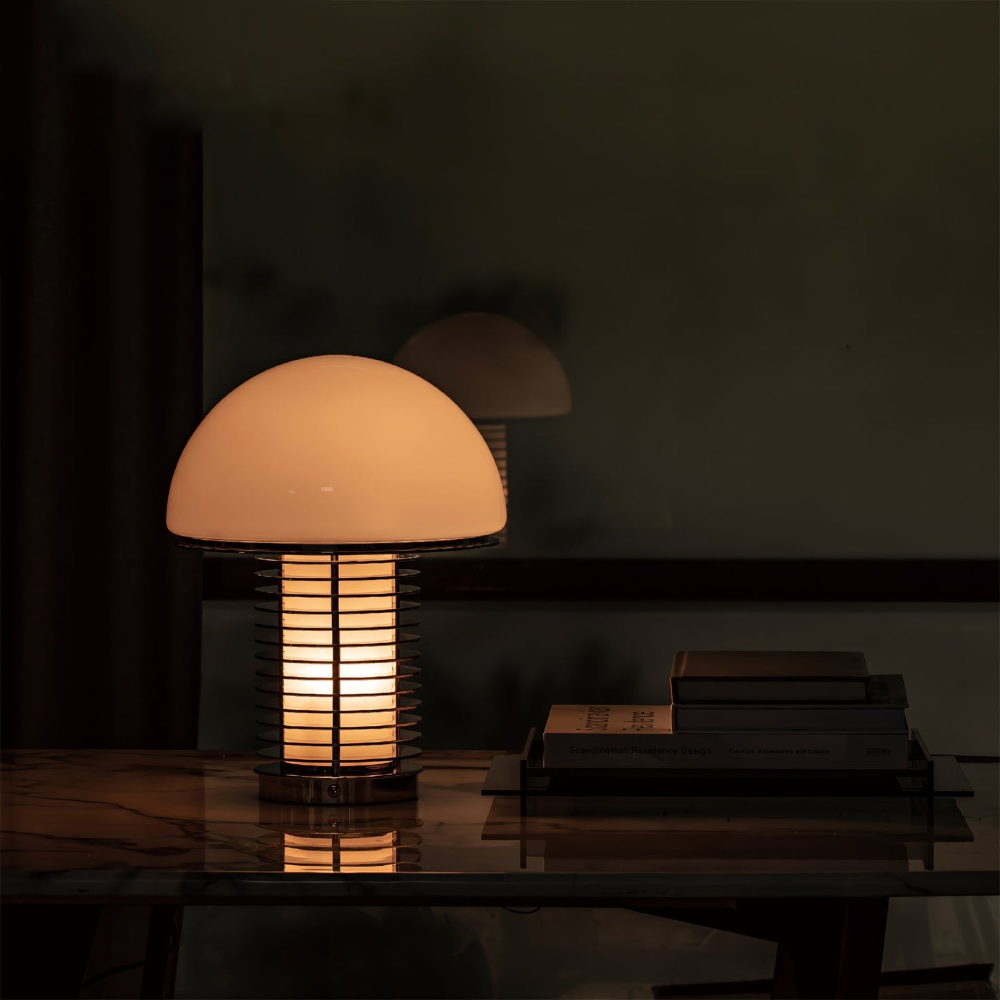LichtLeuchten - Table Lamp with Subtle Lighting and Modern Finish