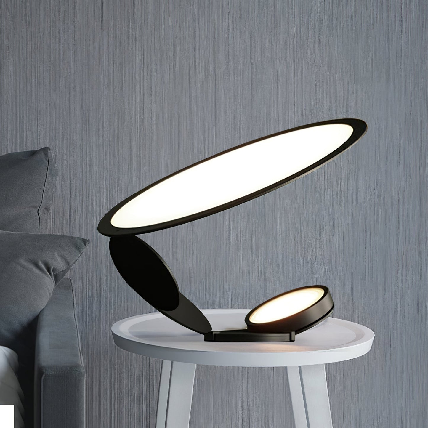 LightSlice - Stilfuld bordlampe med subtile snitdetaljer