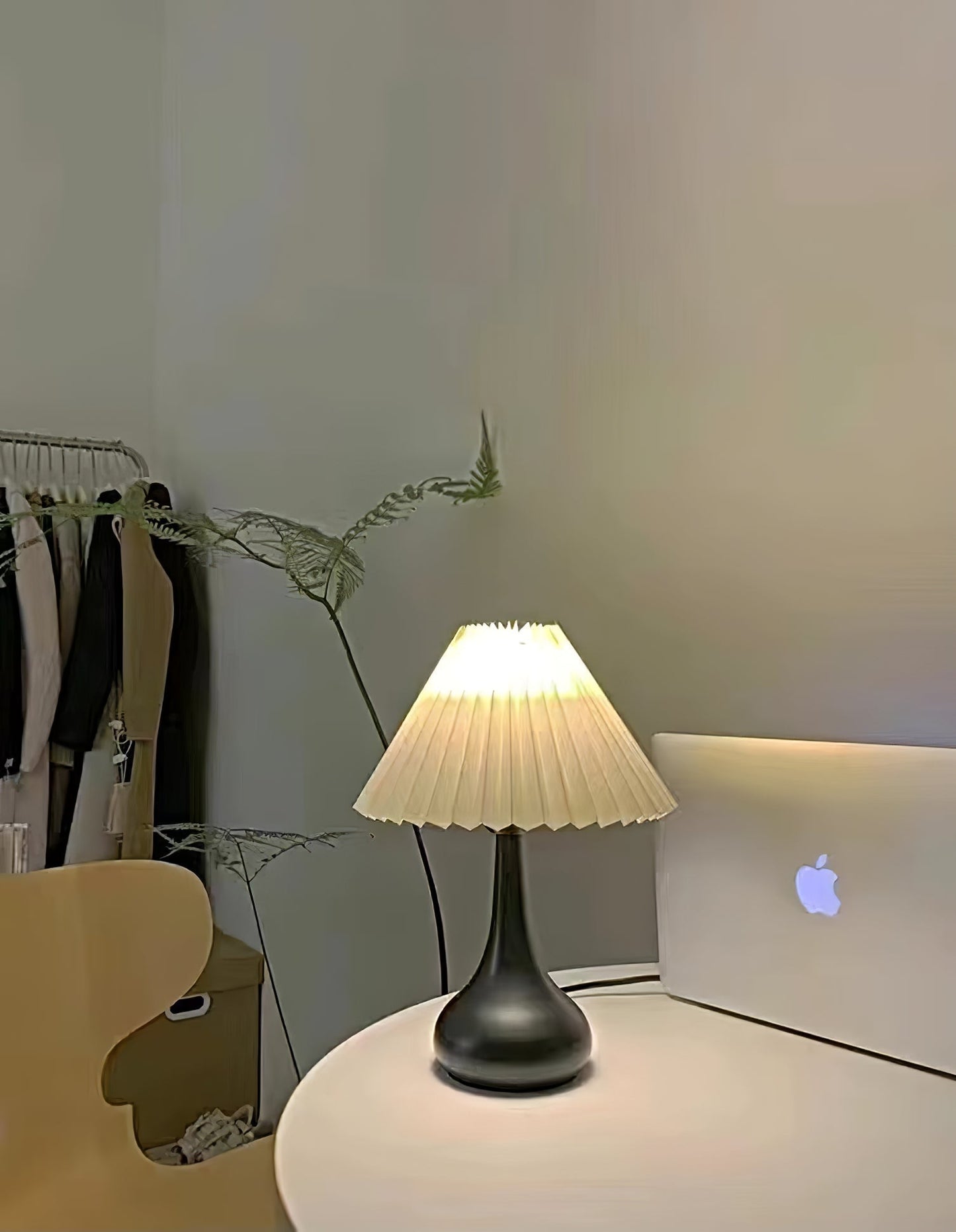 DrumGlow - Bordlampe med tidløst design og hyggeligt skær