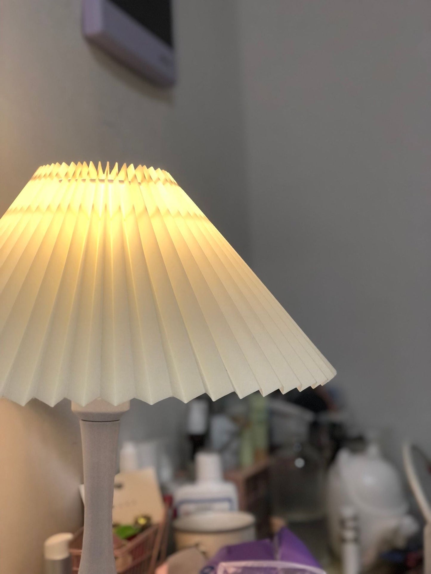 DrumGlow - Bordlampe med tidløst design og hyggeligt skær