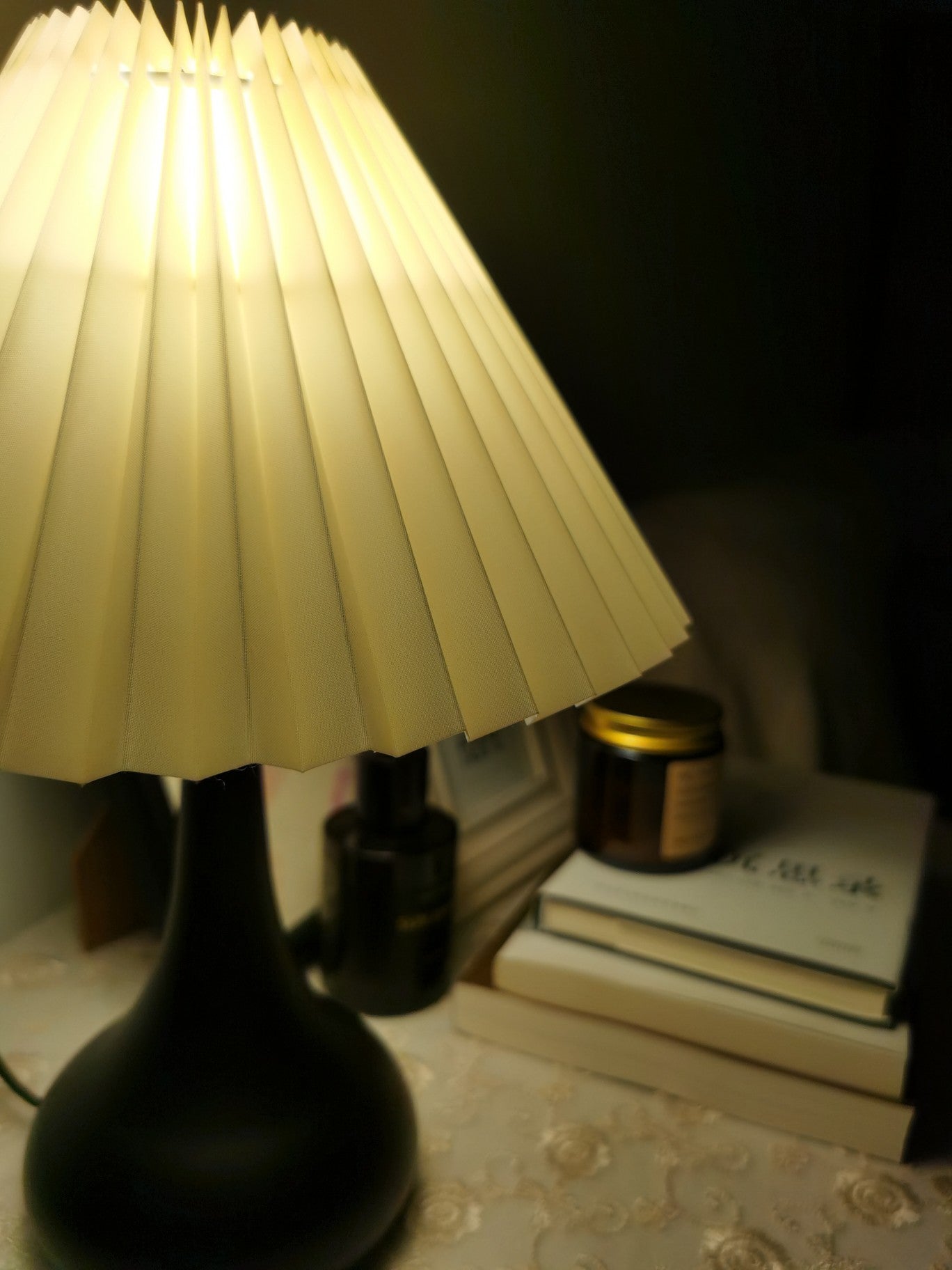 DrumGlow - Bordlampe med tidløst design og hyggeligt skær