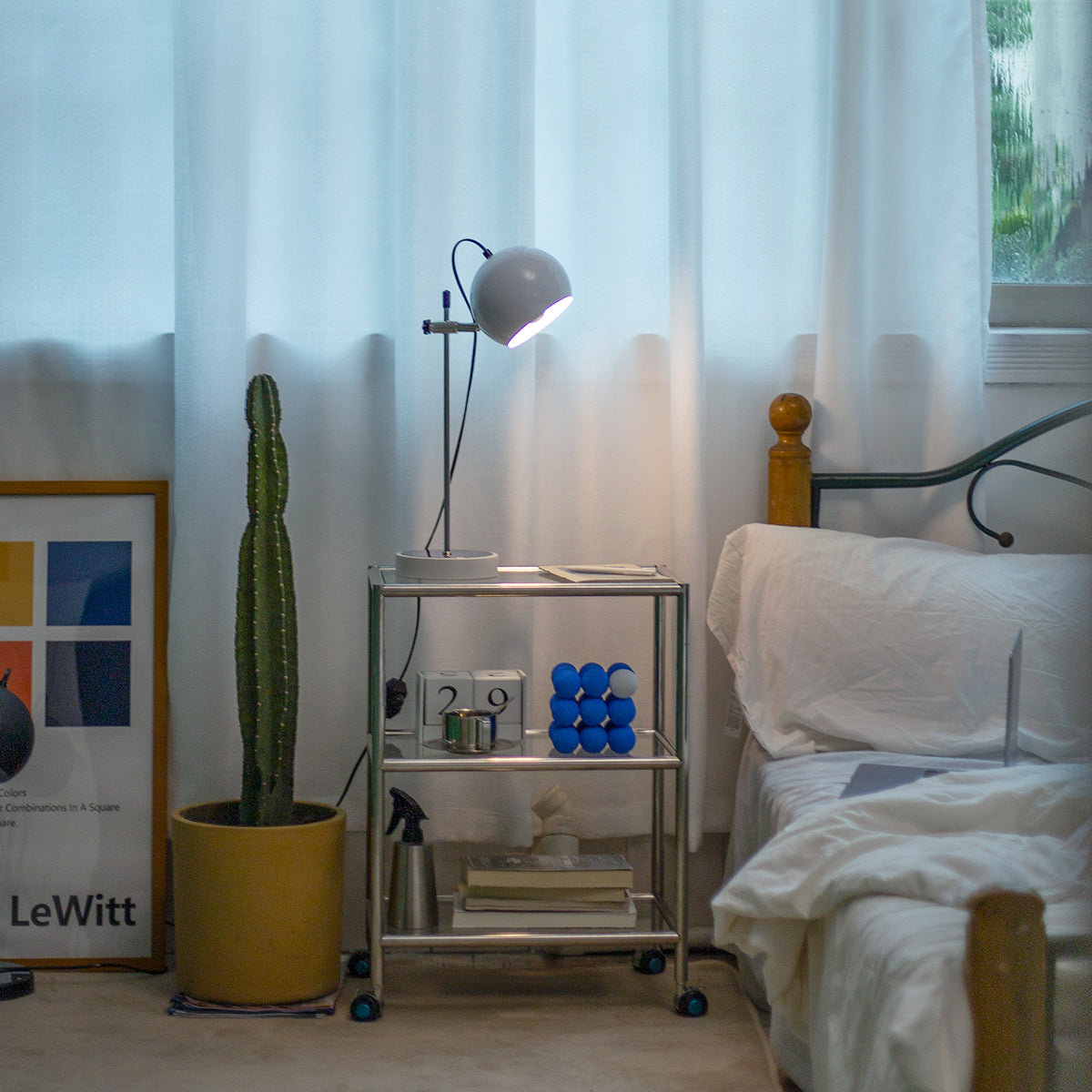 OptiLight – Stilfuld bordlampe med roterbart hoved