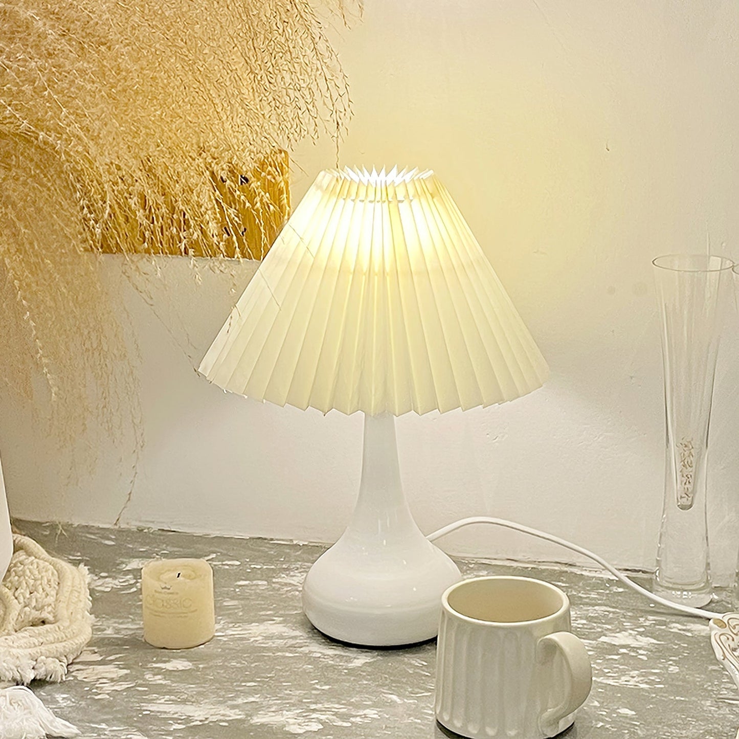 DrumGlow - Bordlampe med tidløst design og hyggeligt skær