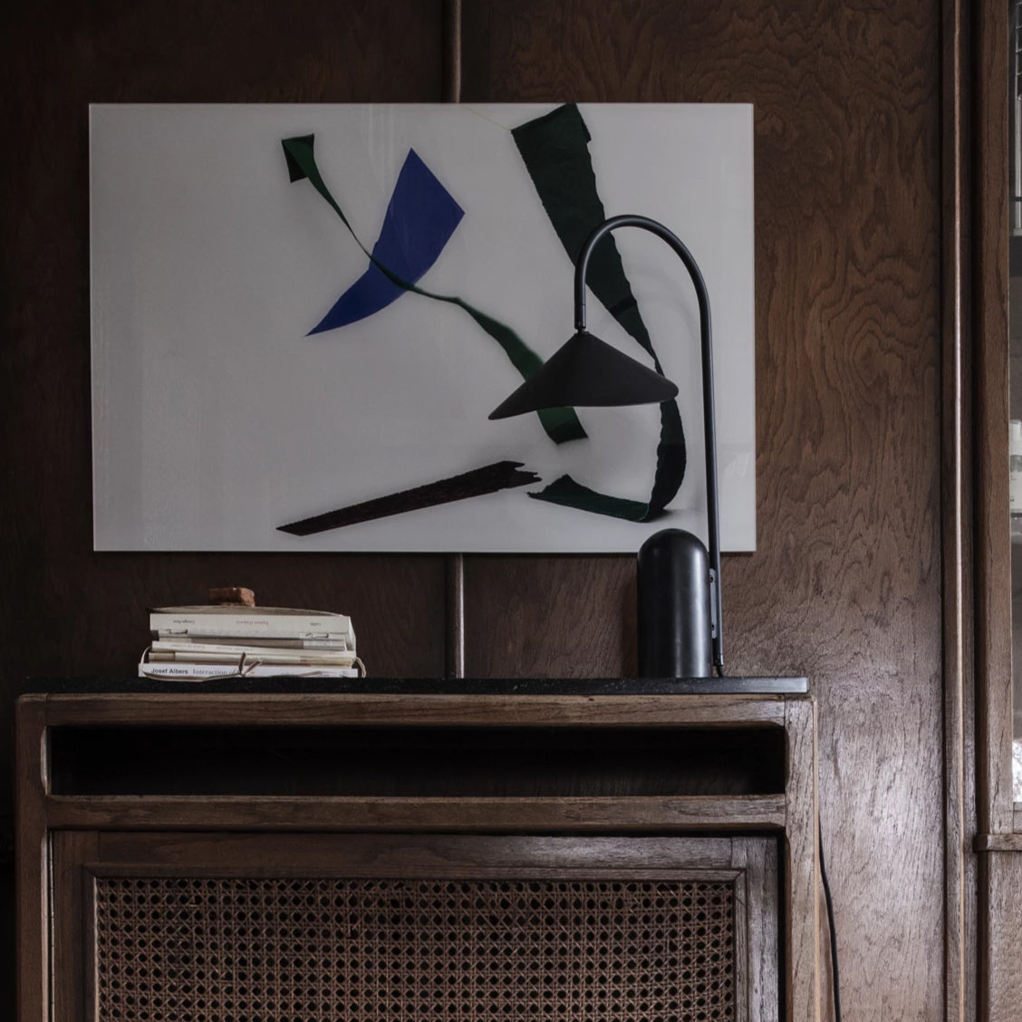 LeafArch - Elegant Adjustable Table Lamp