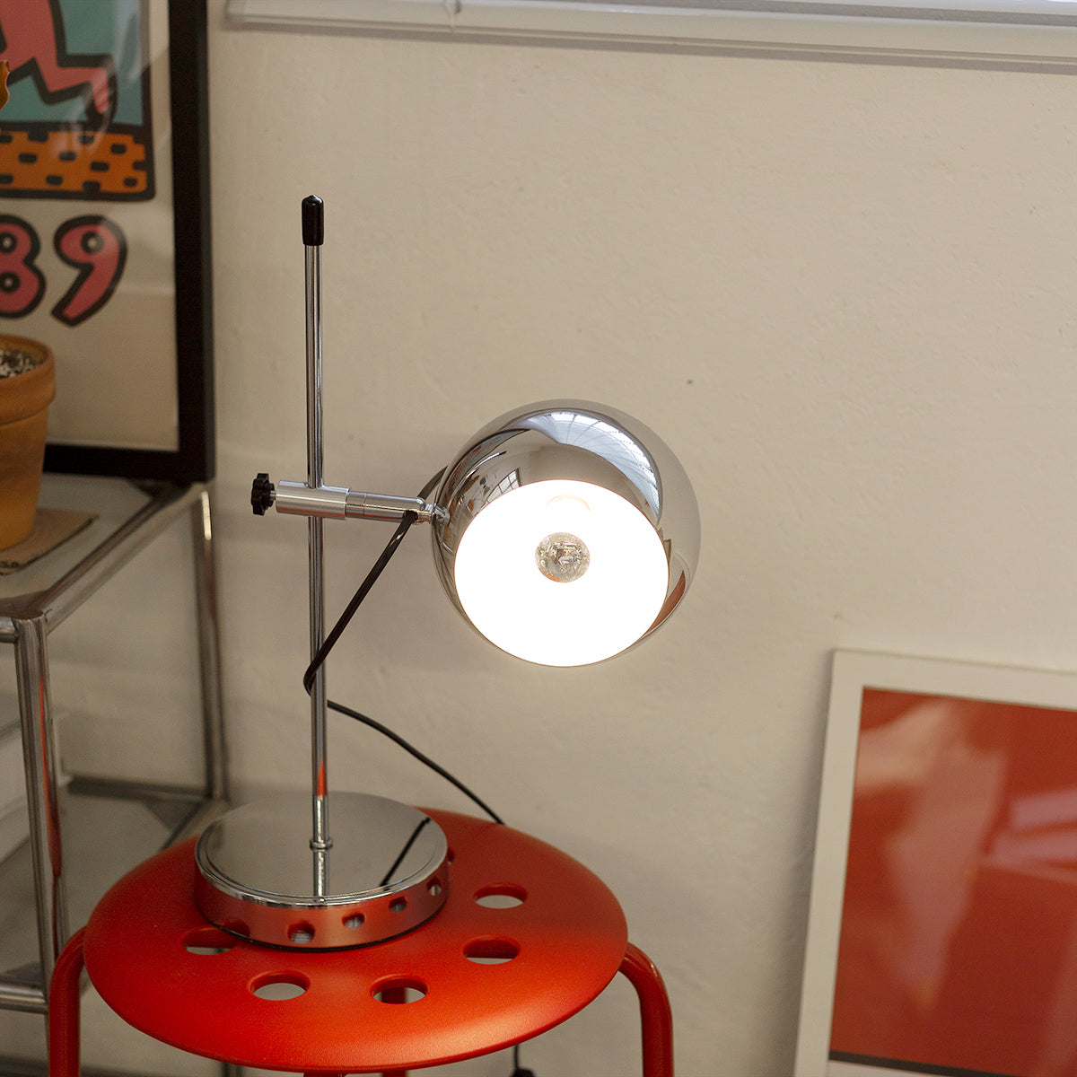 OptiLight – Stilfuld bordlampe med roterbart hoved